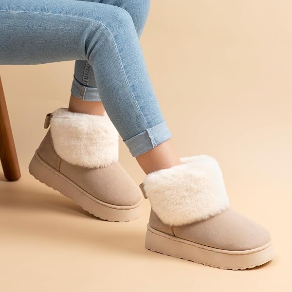 ROCKDOVE WOMEN’S COZEVA MICROSUEDE PLATFORM SLIPPERS FAUX FUR BOOTIE WARM MEMORY FOAM INDOOR OUTDOOR NON SLIP THICK SOLE, SIZE 8 US WOMEN, SAND