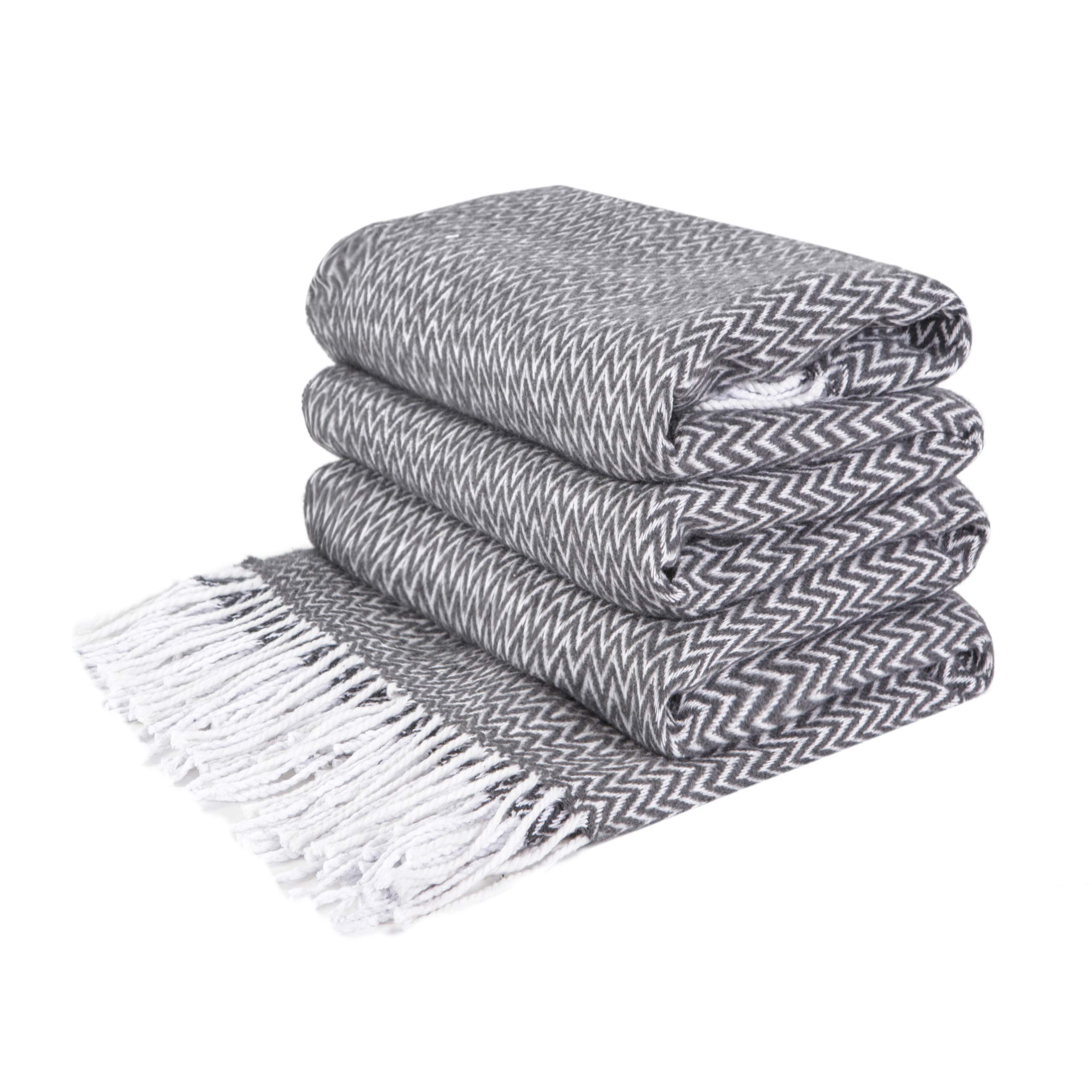 LYHome Cotton Blanket - Soft Throw for Sofas, Bed & Couch. Cosy Outdoor Blankets for Travel, Picnic & Camping. Settee Throws for Armchairs, Garden Furniture (55x79 in | 140x200 cm | Grey Chevron)