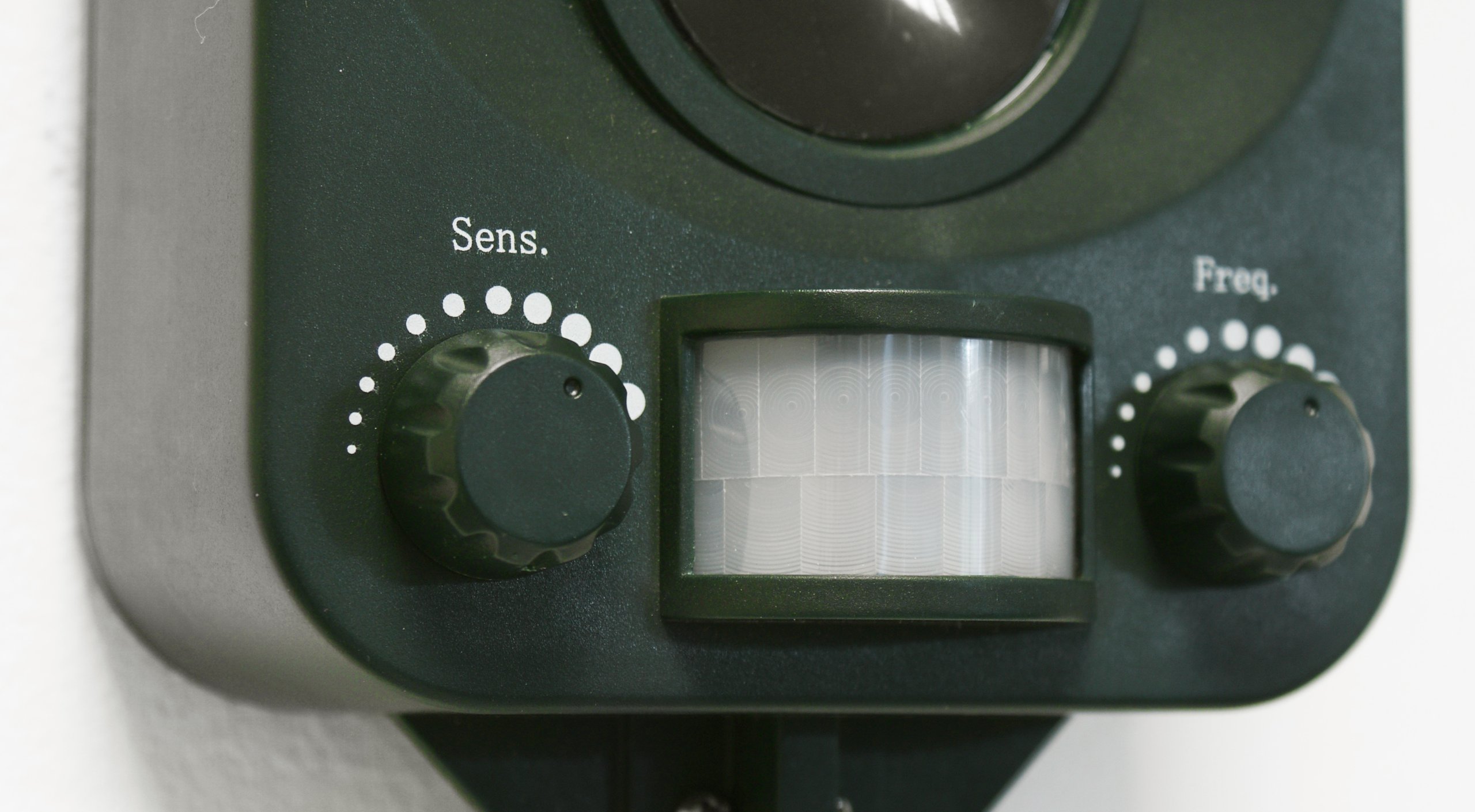 Pestbye Battery Operated Electronic Ultrasonic Outdoor Garden Cat