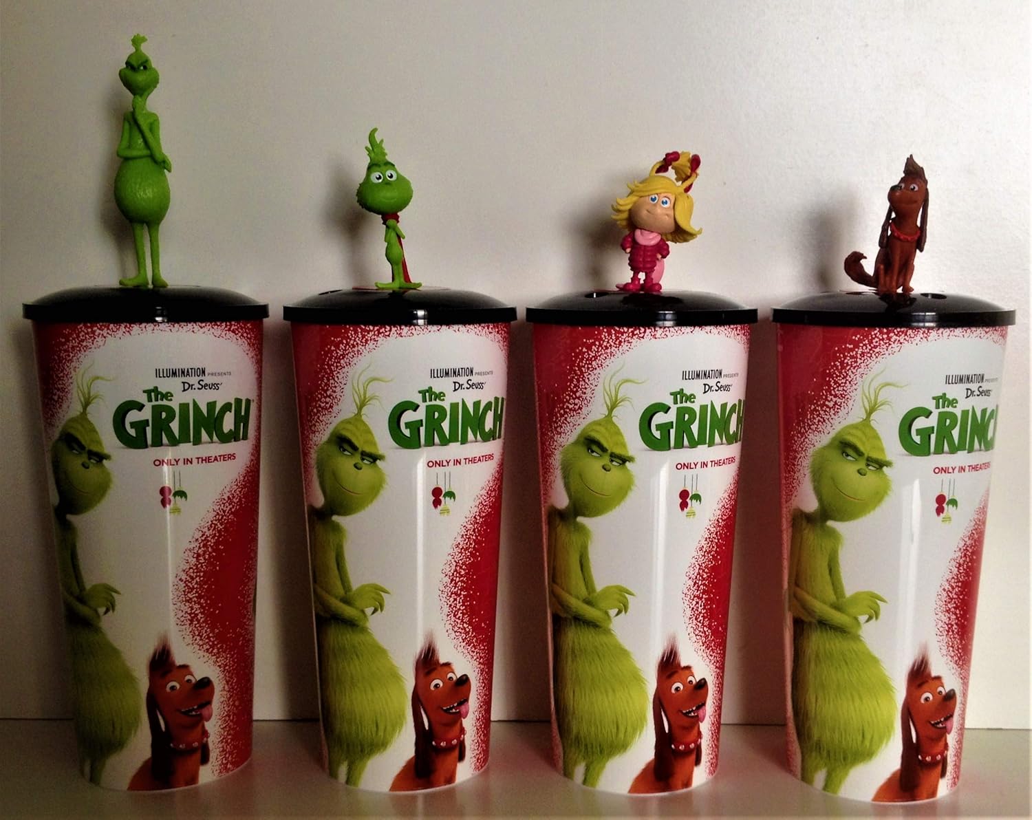 Dr Seuss The Grinch 2018 Movie Theater Exclusive Cup Topper Set With 44 Oz Cups At Amazon S Entertainment Collectibles Store