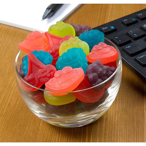JOLLY RANCHER GUMMIES ORIGINAL FRUIT FLAVORED CANDY BOX, 3.5 OZ