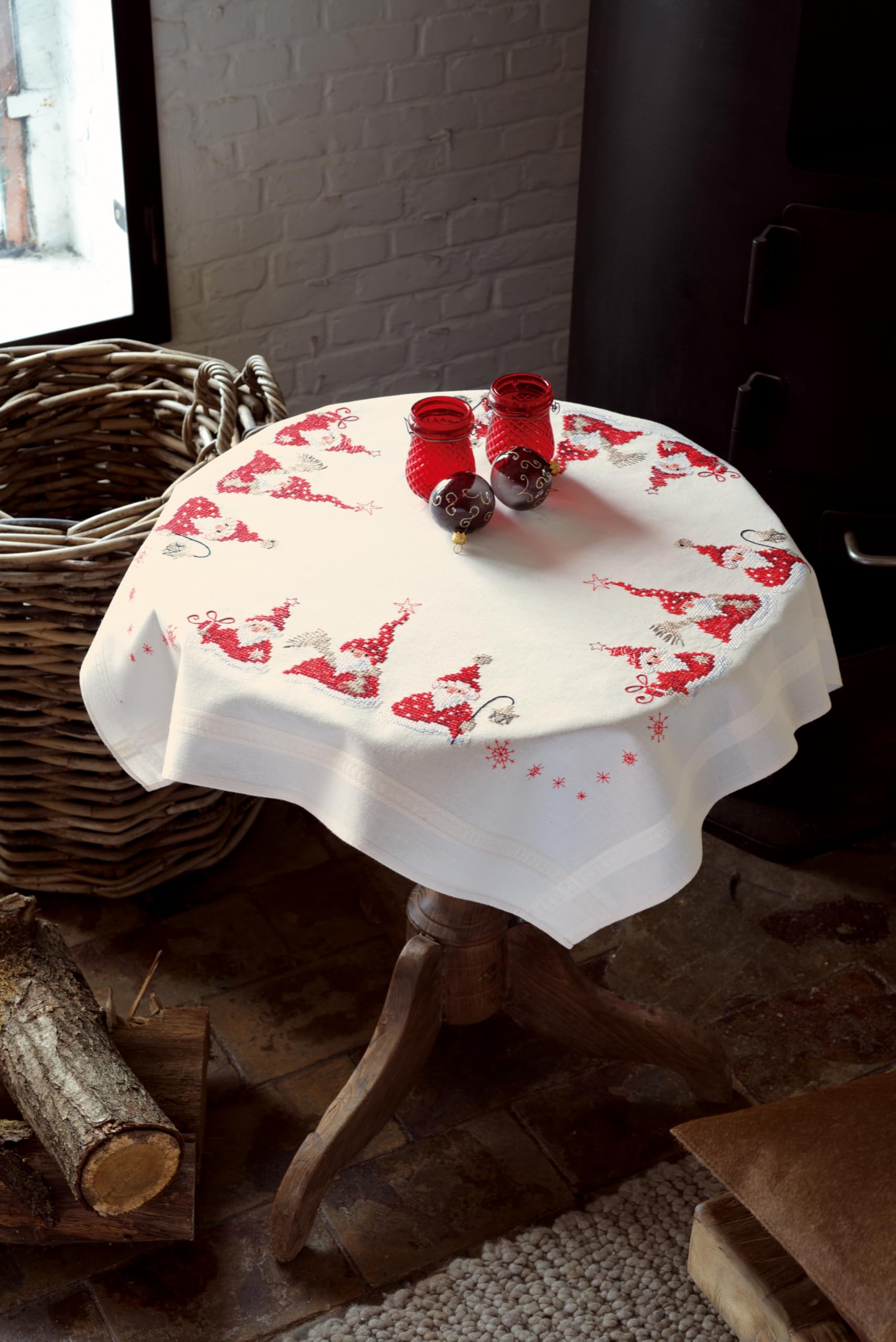 Vervaco Embroidery: Tablecloth: Christmas Gnomes, 100% Cotton, Multi-Colour, 40 x 2 x 20 cm