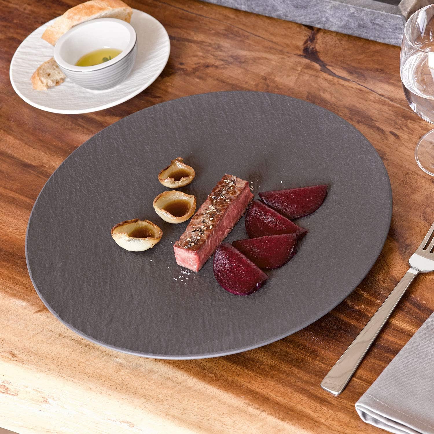 Villeroy & Boch - Manufacture Rock pizza plate, premium porcelain, dishwasher-safe, microwave-safe, black - Image 3