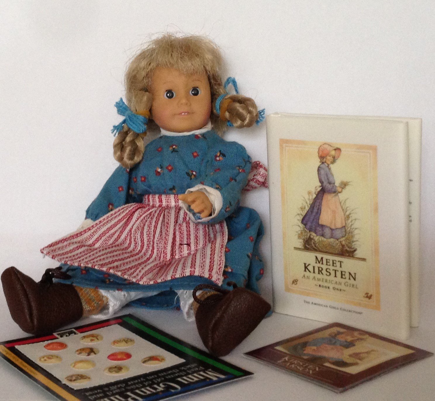 AN AMERICAN GIRL Mini Doll & Mini Book Gift Set MEET