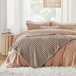 Bedsure GentleSoft Mocha Meringue Fleece Blanket