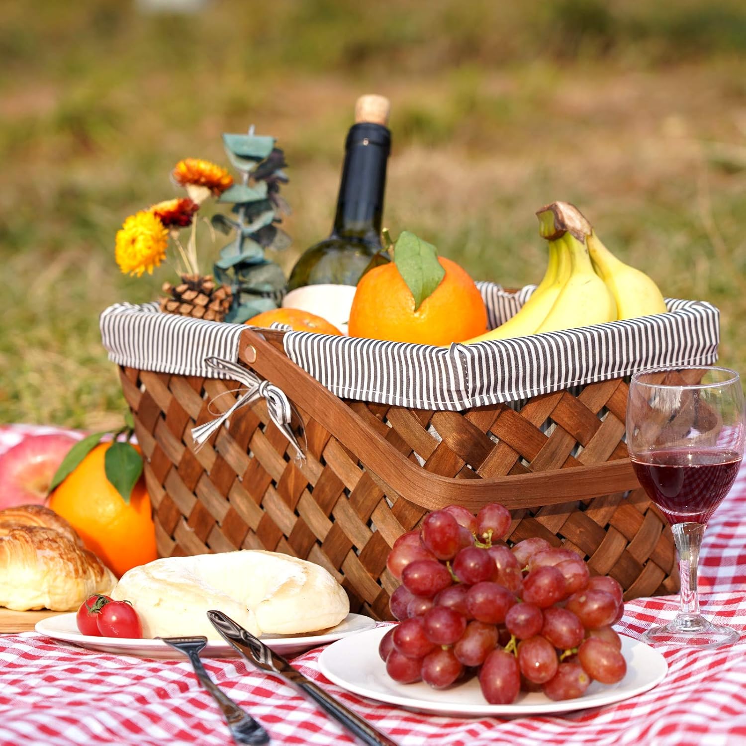 Woodchip Picnic Basket with Single Swing Handle, Hand Woven Easter Eggs and Candy Basket, Bath and Kids Toy Wicker Storage Basket, Gift Packing Basket. Wicker Small Halloween Basket,Grey: Kitchen & Dining
