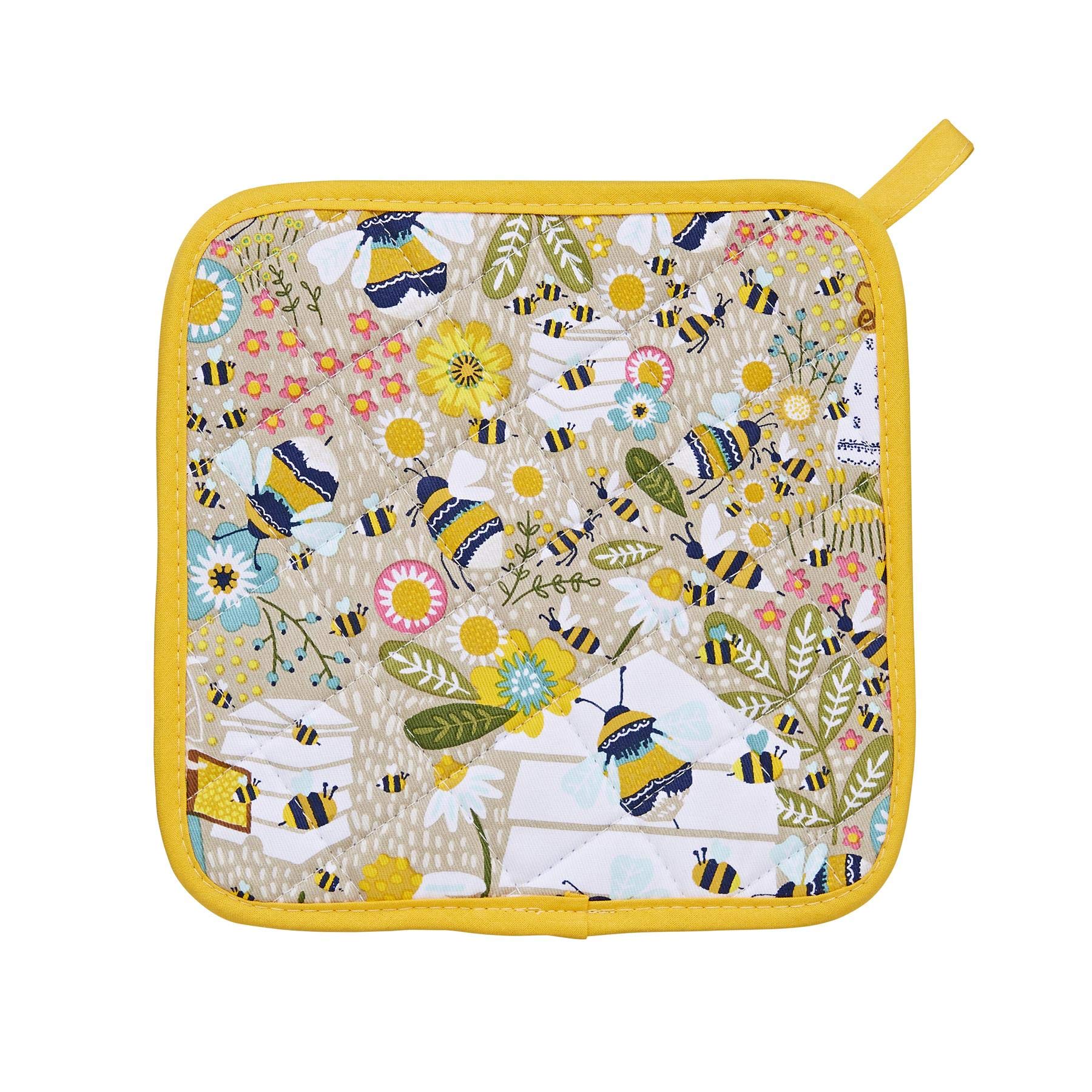 Ulster Weavers - Fluffy Bee Pot Mat/Pot Holder (21 x 21cm) - 100% Cotton - Cotton Trivet with Bees - Bee Theme Pot Mat - For Hot Pan Mat - Trivets for Hot Pans - Bee Kitchen Accessories - Bee Gifts