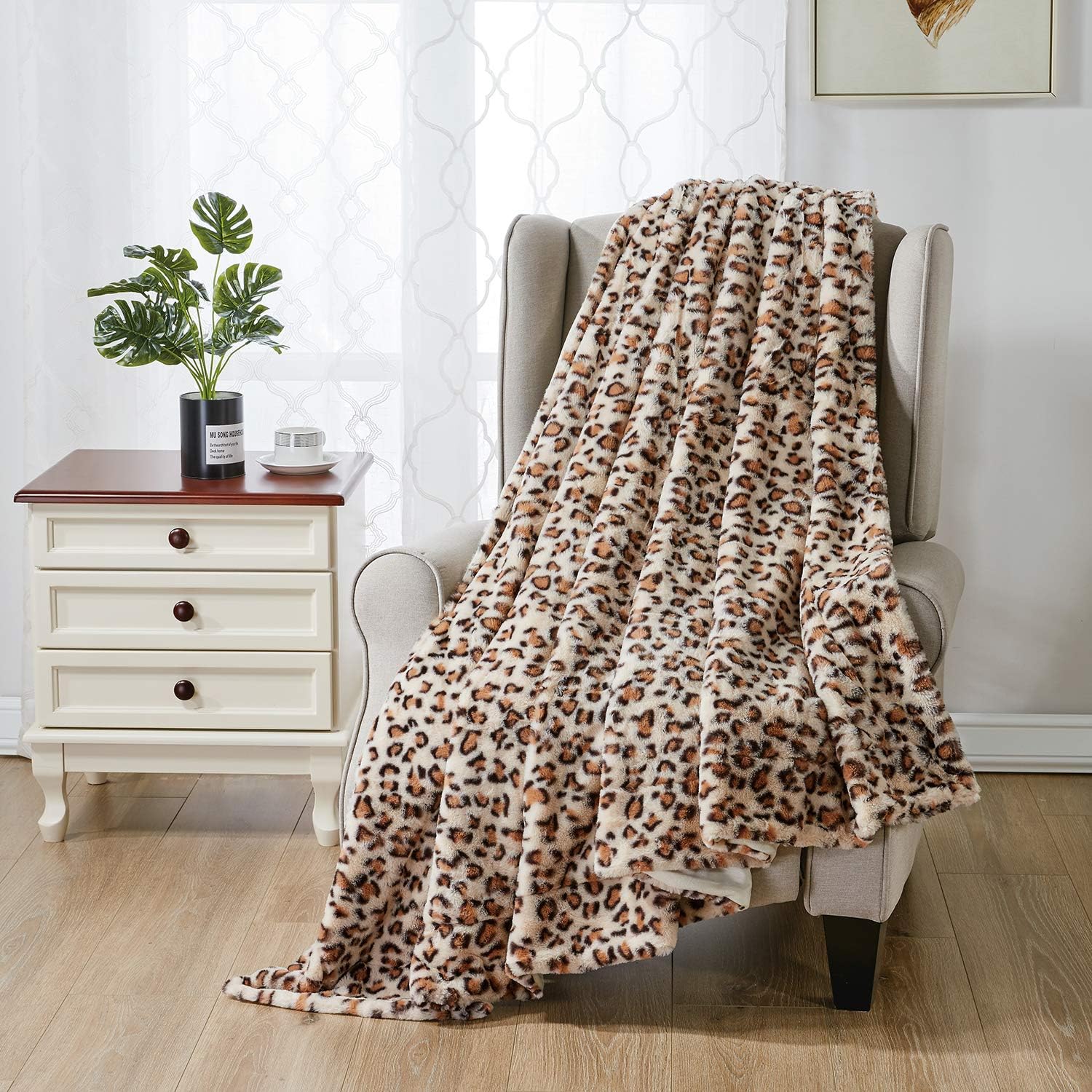 softan Faux Fur Bed Blanket in Leopard Print, Reversible Soft Fluffy Minky Fleece Throw Blanket, Machine Washable, Beige, 130cm×150cm