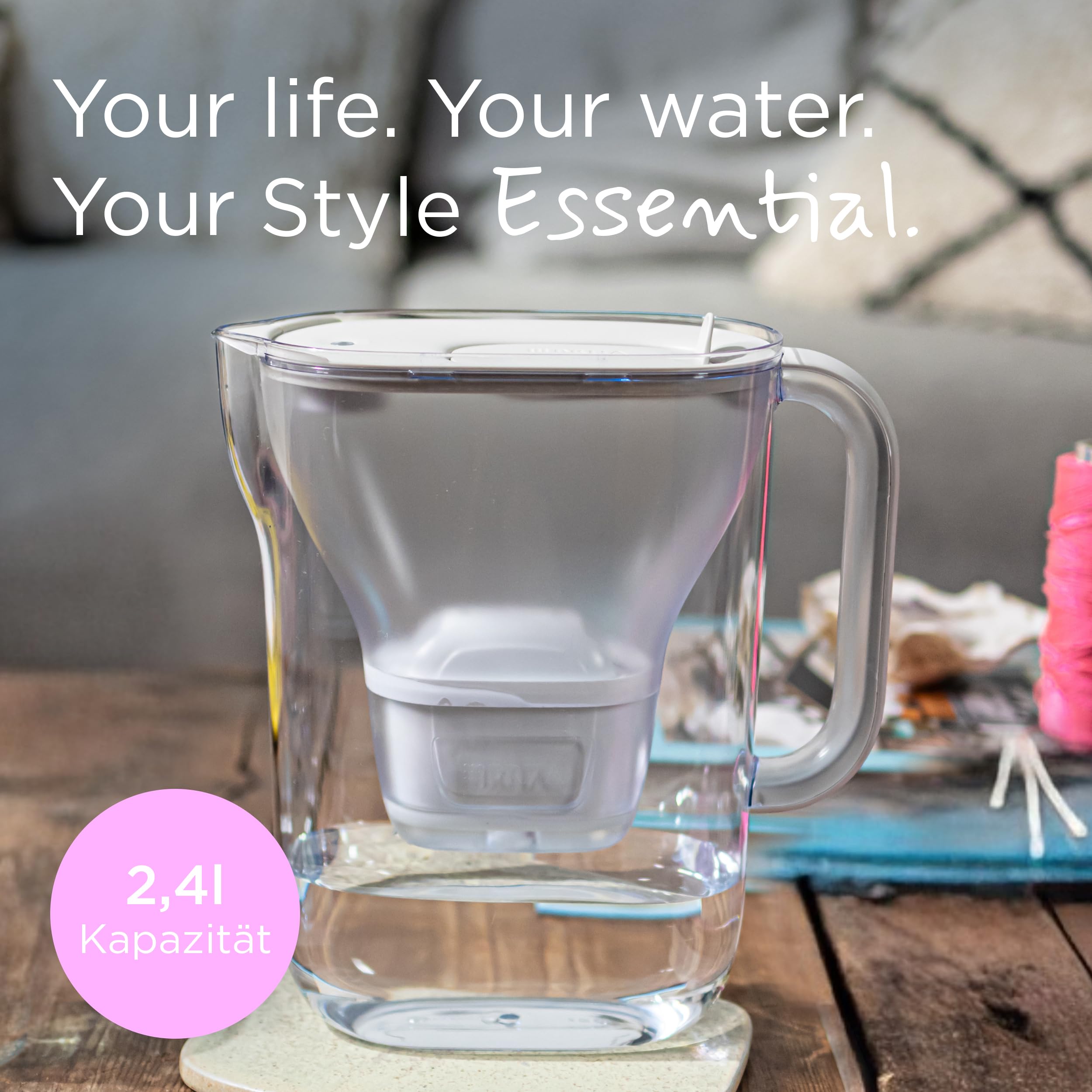 BRITA Wasserfilter Kanne Style Essential weiß (2,4l) inkl. 3x BRITA MAXTRA PRO Pure Performance – Kühlschrankgeeignete Kanne mit Smart Light LED & Klapp-Deckel, filtert Verunreinigungen & mehr 2