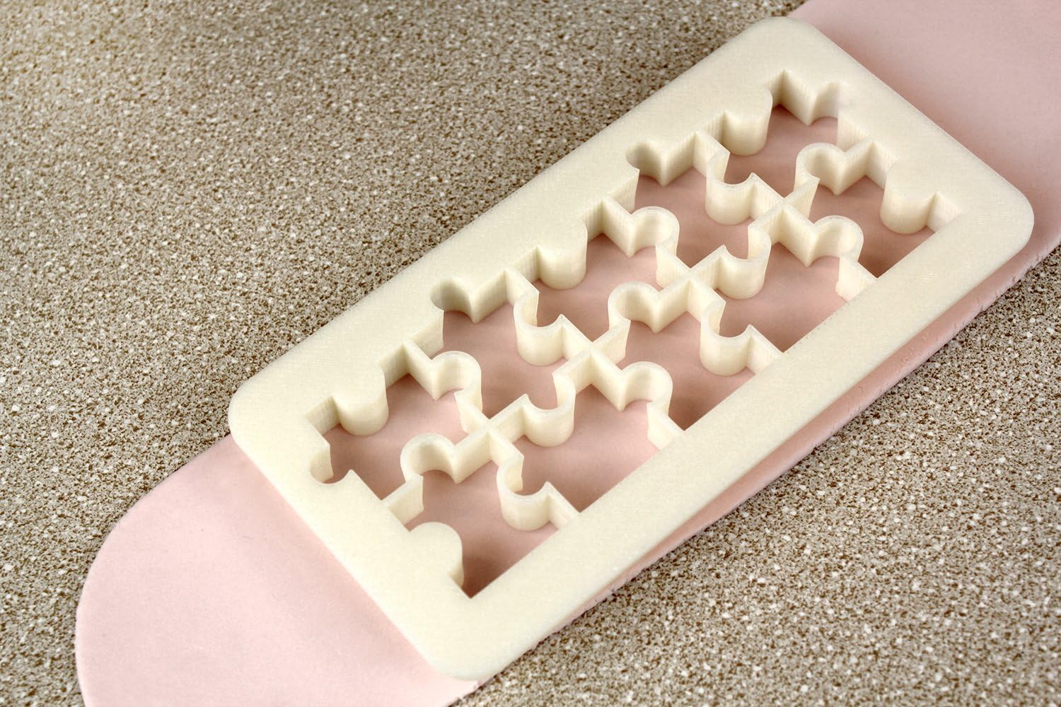 PME GMC154 Geometric Multicutters for Cake Design-Puzzle-Small, Medium & Large Size, Set of 3, White - Image 4