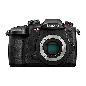 Panasonic Lumix DC-GH5M2E Fotocamera Mirrorless con Sensore MOS 4/3 20.3 MP, Doppio Stabilizzatore, C4K 60p, 4:2:2 10bit, Live Streaming Wireless, Ottimale per Video