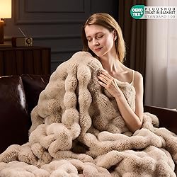 PLUUSHUU Faux Fur Throw Blanket for Couch, Fluffy