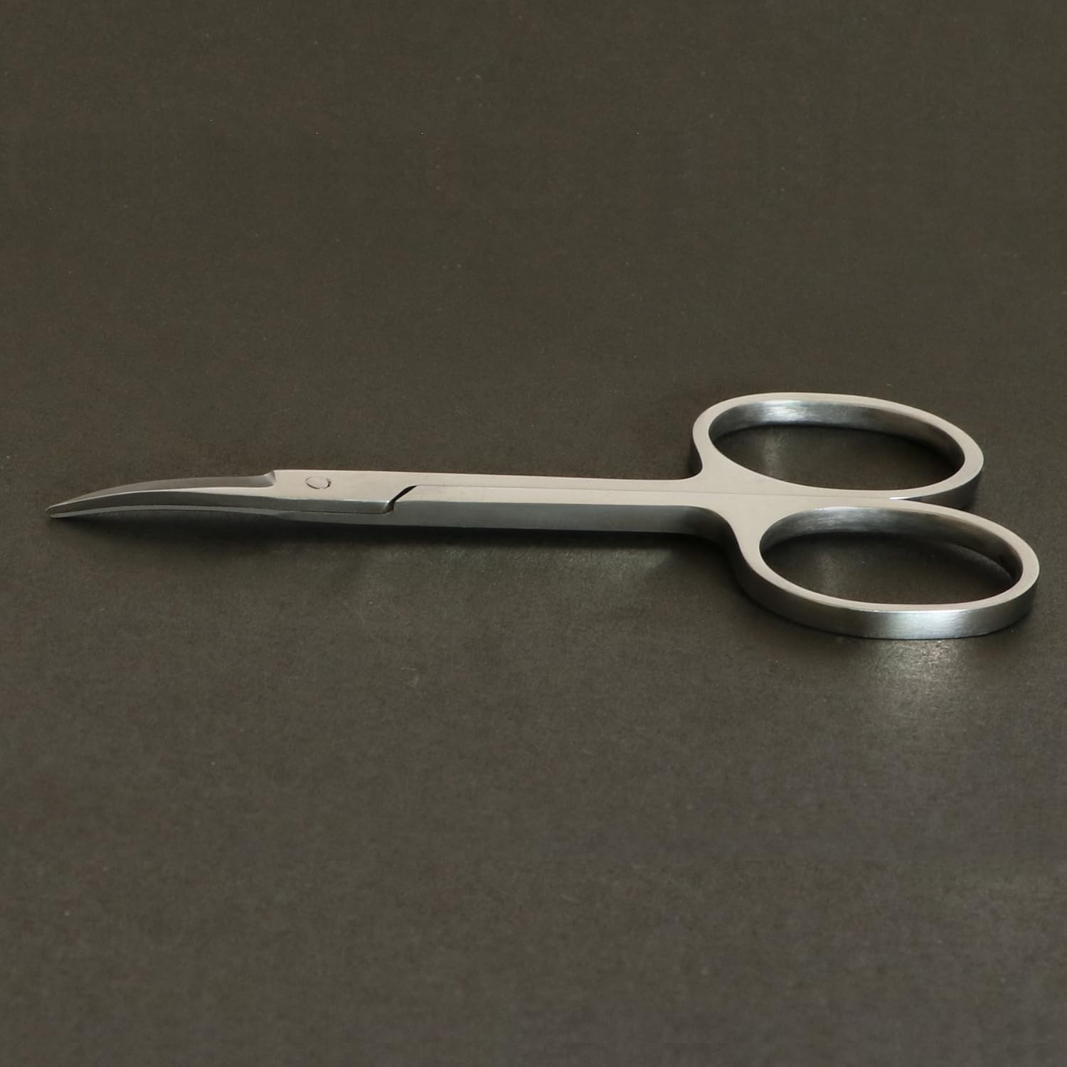 1pc Stainless Steel Scissor with Curved Sharp Edge Blades for Eyebrow,Facial Hairs and False Eyelashes,Eyebrow Scissor,Facial Hairs Scissor,Makeup Tool Scissor,Shape Eyebrow,Shape False Eyelashes: Beauty