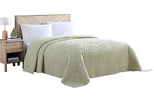 Beatrice Home Fashions Wedding Ring Chenille Bedspread, King, Sage