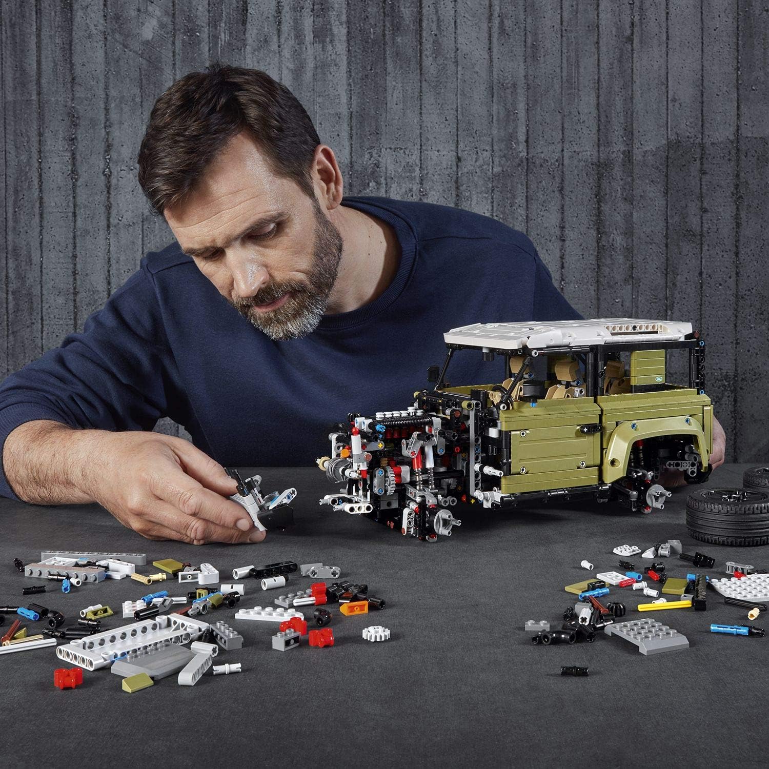 LEGO 42110 Technic Land Rover Defender Off Road 4x4 Car, Exclusive Collectible Model, Enhanced Building Set: Toys & Games