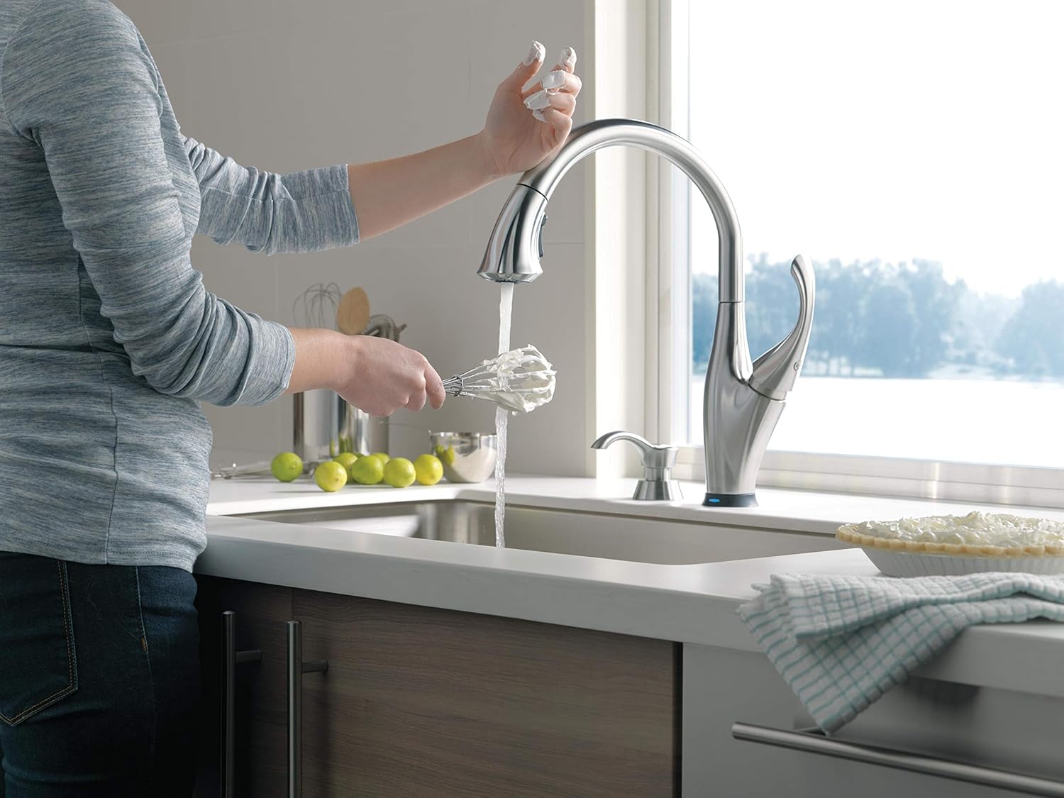 Delta Faucet Addison Single-Handle Touch Kitchen Sink Faucet with Pull Down Sprayer, Touch2O and ShieldSpray Technology, Magnetic Docking Spray Head, Arctic Stainless 9192T-AR-DST - Touch On Kitchen Sink Faucets - 