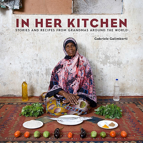 Download In Her Kitchen: Stories and Recipes from Grandmas Around the World: A Cookbook (English Edition) PDF