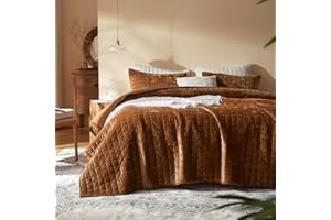 LEAONME Velvet Quilt California King-118''x106'', Lightweight Caramel Velvet Comforter Set with 2 Pillow Shams, Soft Oversized Bedspread Coverlet Quilted Bedding Set for All Season