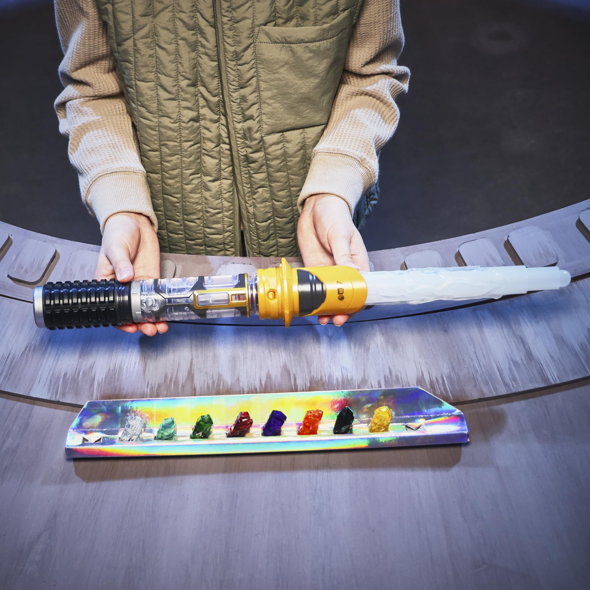 STAR WARS STAR WARS Power Crystal Lightsaber, 7 Colors & 10 Crystals, 50+ Color-Changing Combinations, Lights & Sounds, Toys for Boys & Girls, Kids, Ages 4+