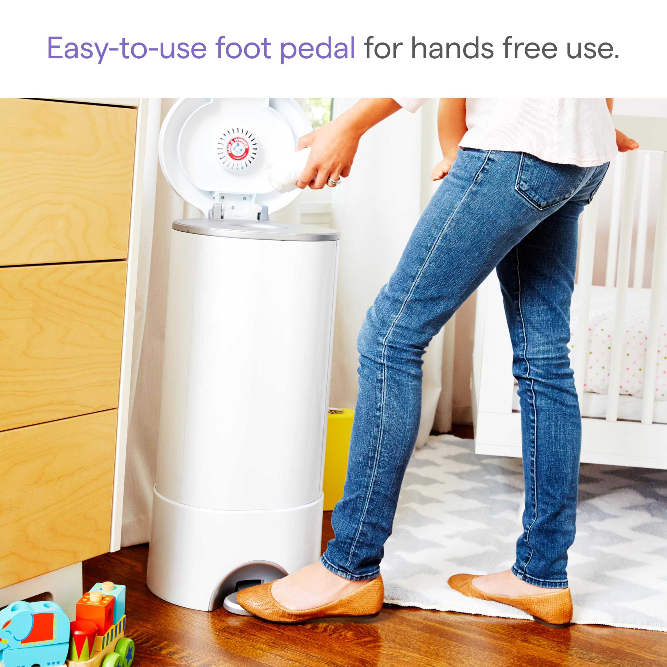 Munchkin STEP? Diaper Pail Powered by Arm & Hammer, #1 in Odor Control, Award-Winning, Includes 1 Snap, Seal & Toss? Bag, 1 Starter Refill Ring, and 1 PUCK? Baking Soda Cartridge