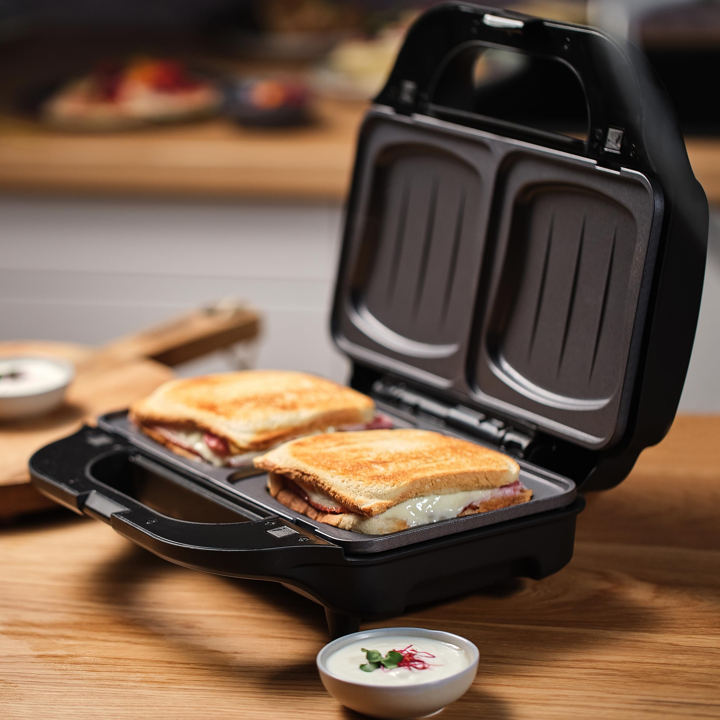 ETA Sandwichmaker 6 in 1 I Sorento Plus I Antihaftbeschichtung für leichte Reinigung ohne Anbrennen I 900 Watt I Waffeleisen, Grill und vieles mehr 2