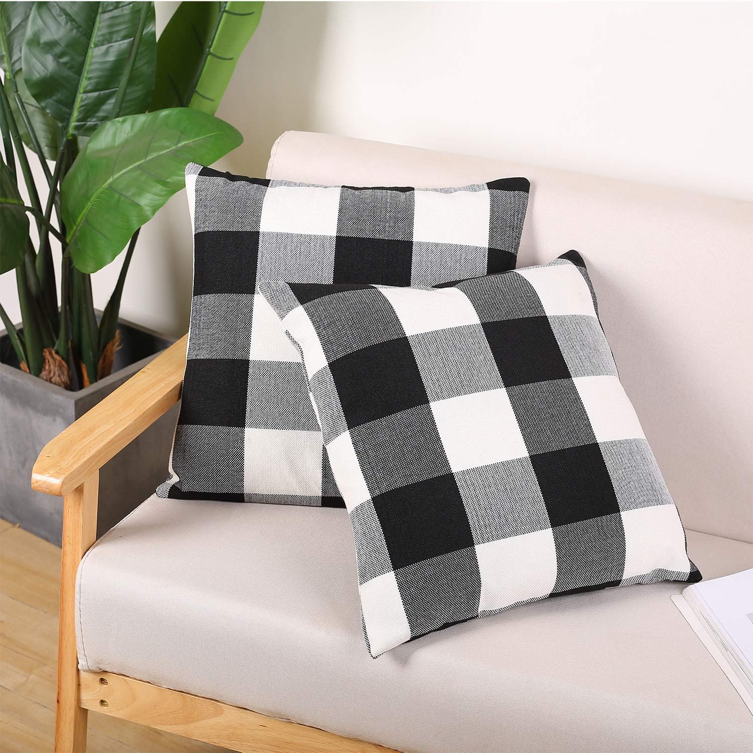 MENGT Set of 2 Black and White Buffalo Check Plaid 18 x 18 Inches Square Linen Farmhouse Decorative Indoor Outdoor Cushions Throw Pillow Case for Kitchen Sofa Couch Bedroom