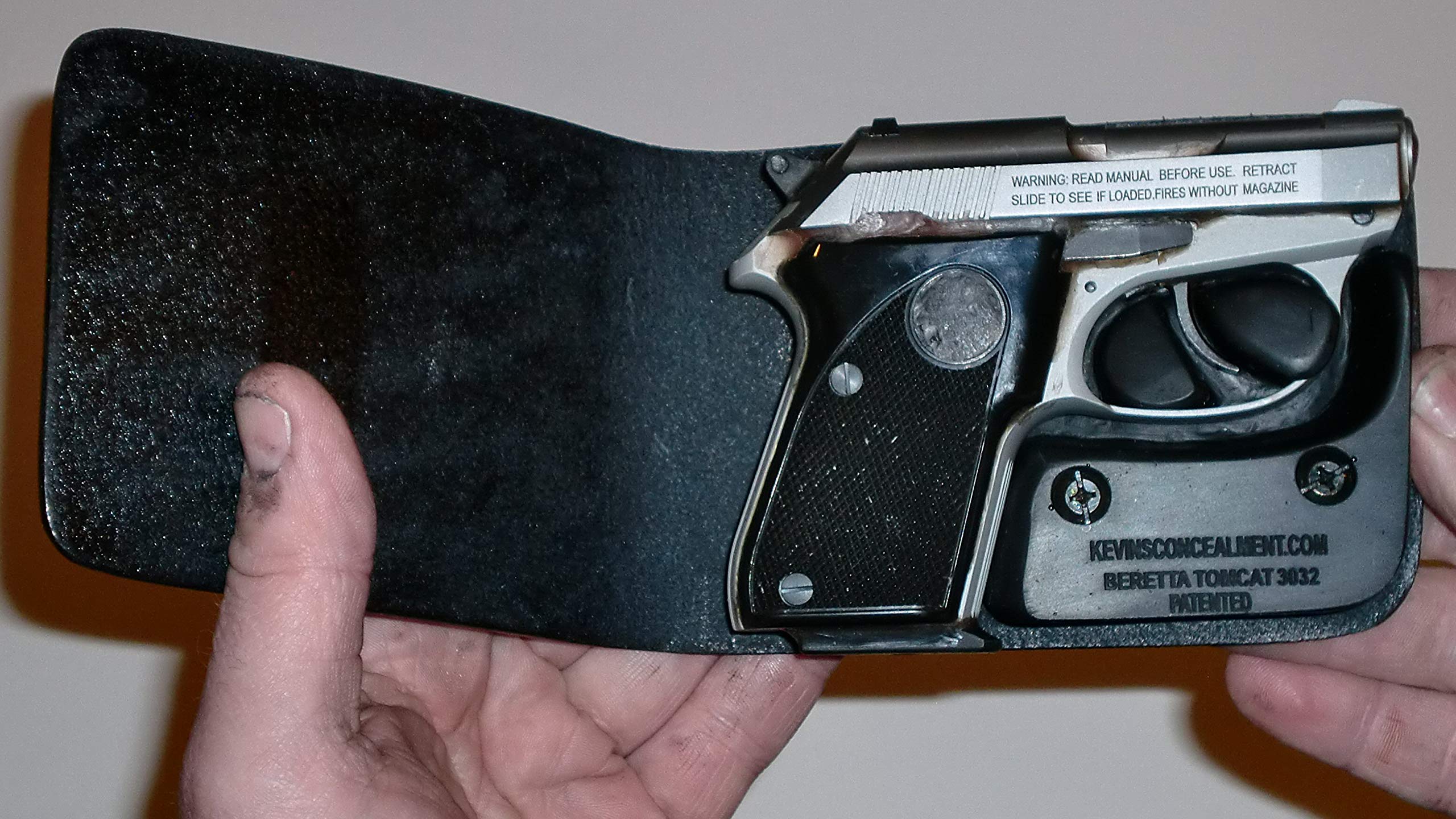 Wallet Holster for Full Concealment - Beretta Tomcat 3032