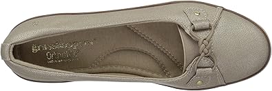 grasshopper lily wedge