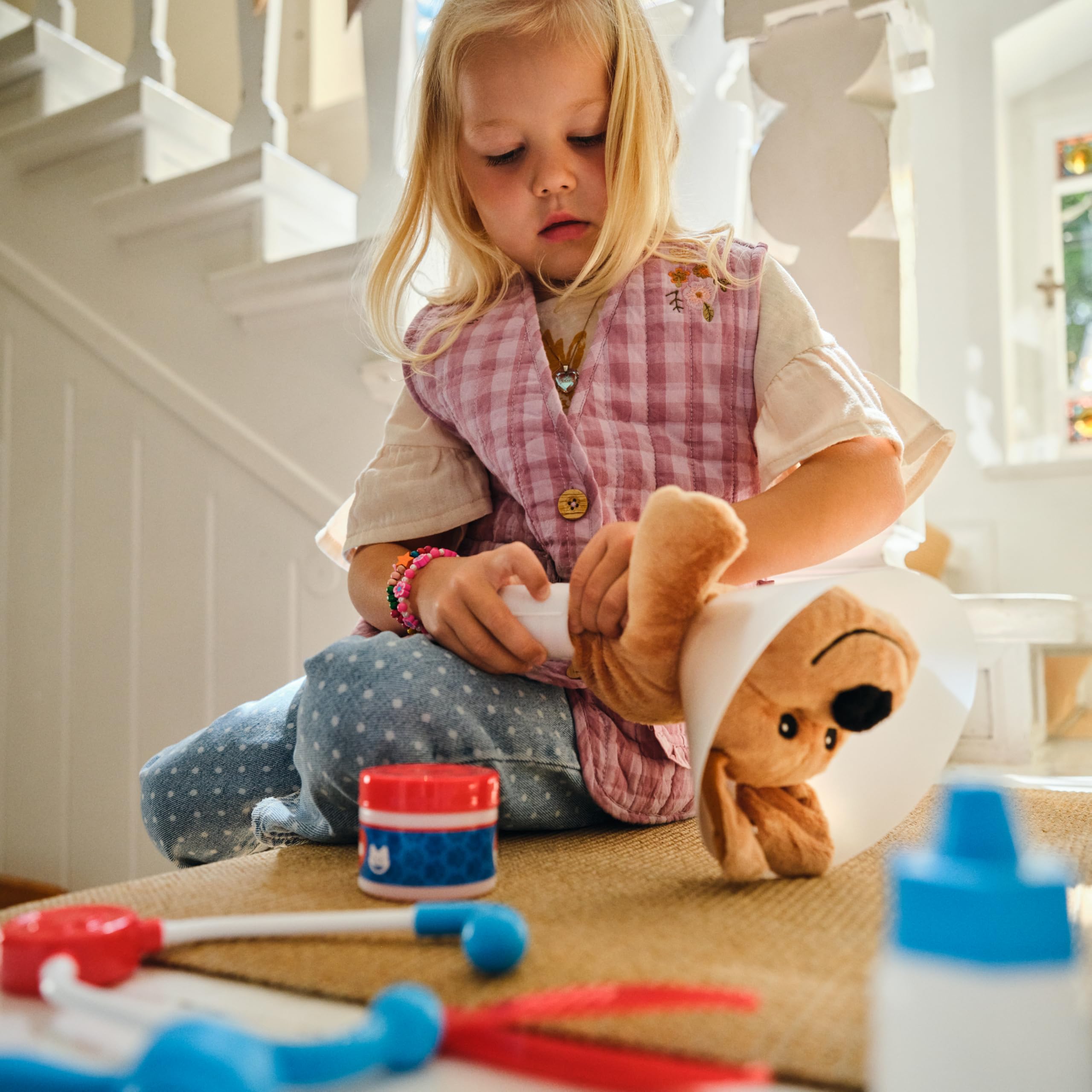 Melissa & Doug Examine and Treat Pet Vet Play Set, 24-Piece Animal Doctor Playset with Dog & Cat Plushies, Pet Doctor Kit & Accessories, Preschool Toys for Girls & Boys Ages 3+