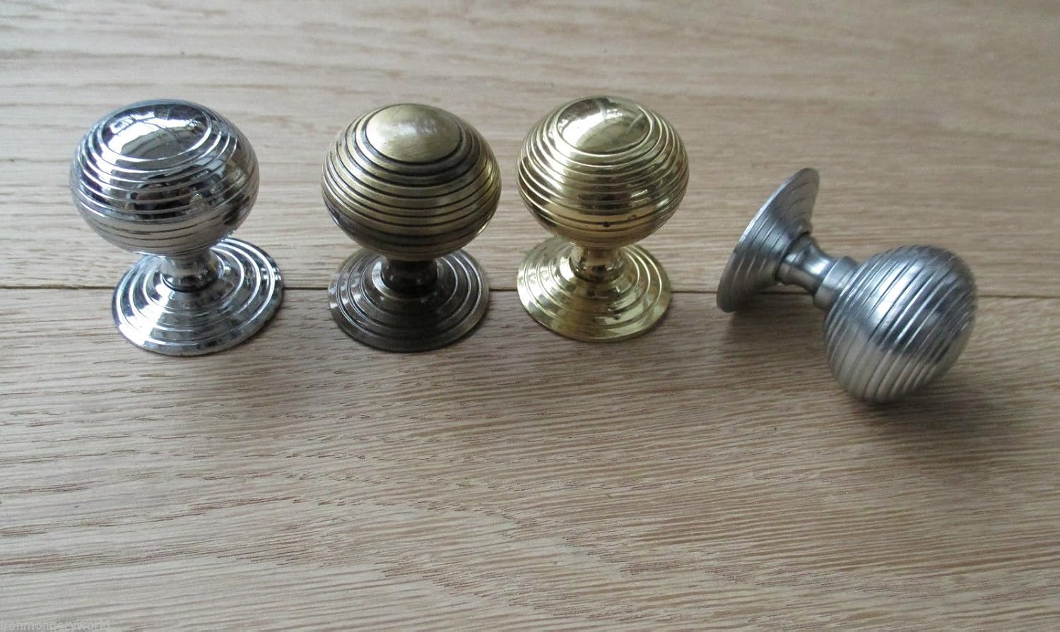 Ironmongery World 32mm Queen Ann Vintage Traditional Design