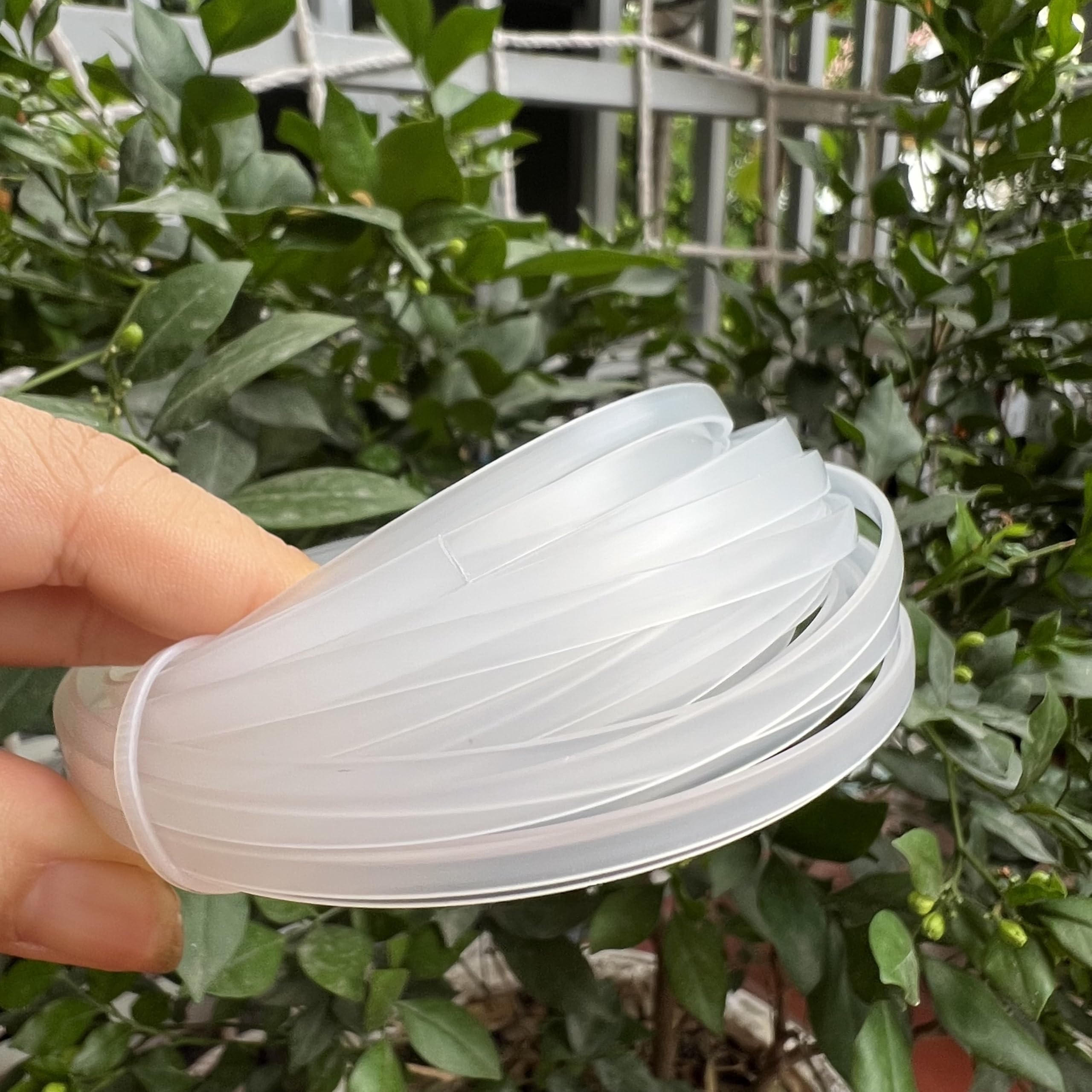 5 Yards x 4mm Boning for Sewing Corset Roll Polyester Corset Boning for Sewing for Making Wedding Dresses Supplies DIY Plastic Boning for Sewing Rigilene Boning Sewing Craft Plastic Boning Making Bra