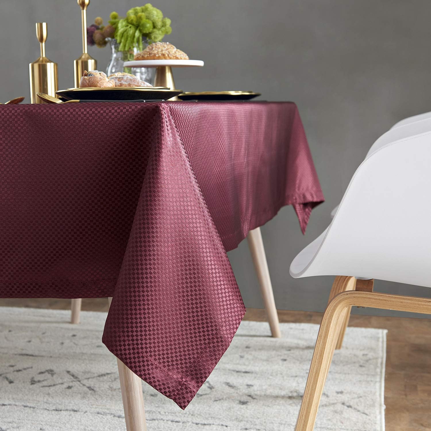 HSYLYM Dining Table Cloth Rectangular Waterproof Polyester Washable,Table Cover Perfect for Table Protector,Wine,135x240cm(53x94in)
