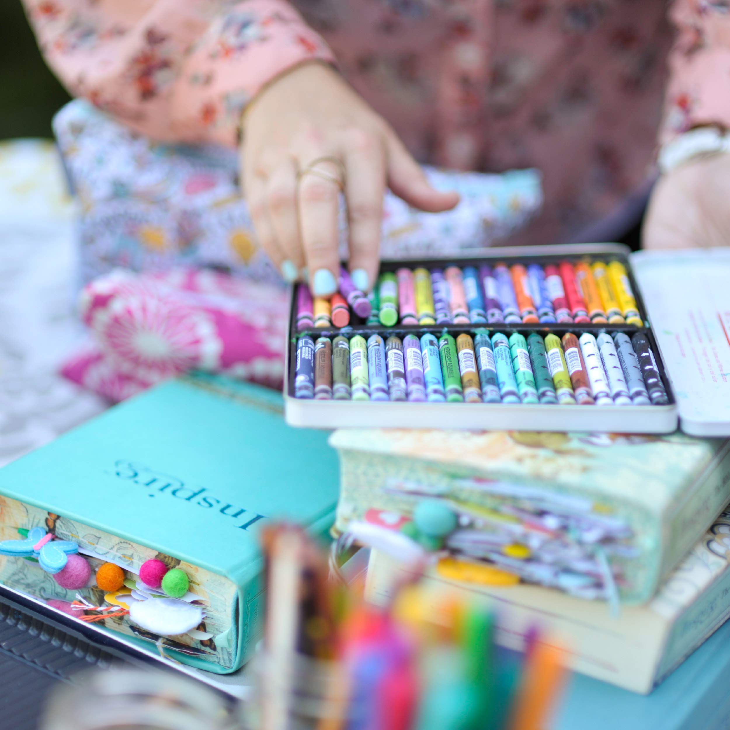 Inspire Bible NLT (Softcover, Pink): The Bible for Coloring & Creative Journaling