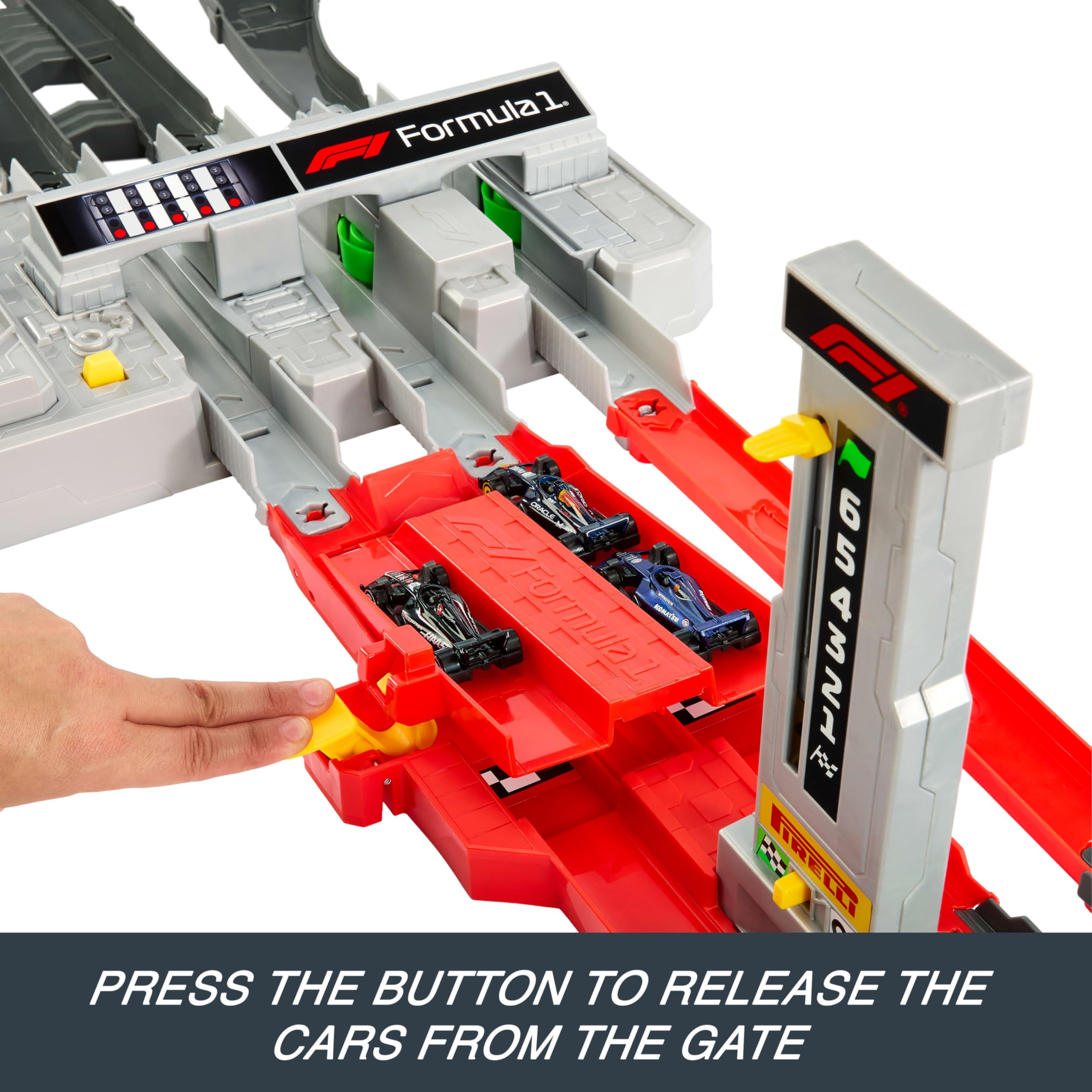 Hot Wheels Toy Car Track Set, Formula 1 Grand Prix Circuit Track Set with 3 1:64 Scale Die-Cast Toy Cars, Two Modes of Racing with a Motorized Booster
