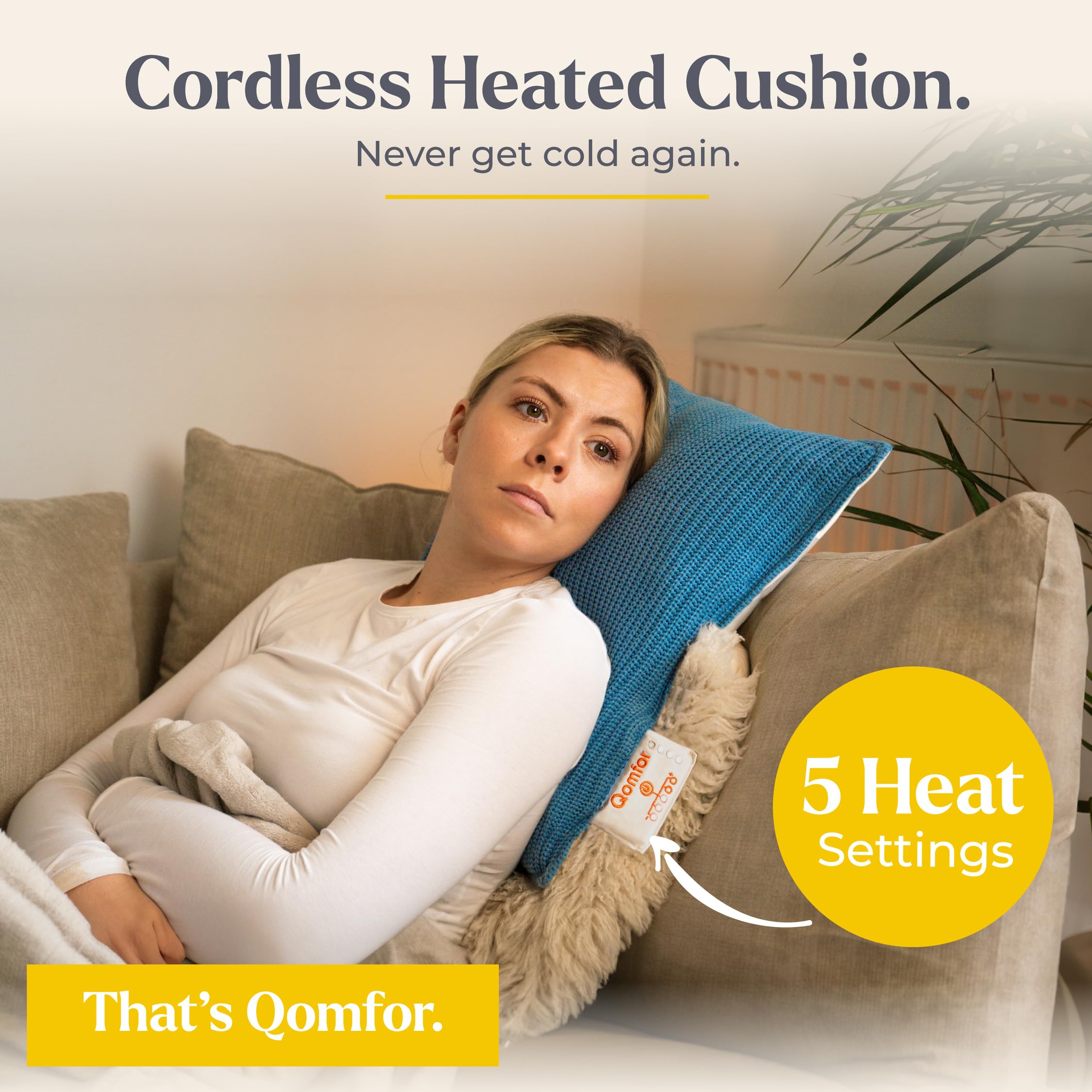 Qomfor Wärmekissen | 5 Wärmestufen & Batteriestandsanzeige | Wärmekissen Kabellos mit gemütlich gestricktem Bezug & Magnetischem Ladekabel | Tragbar & Waschbar | Beheizbares Kissen (Blau - 42x42cm) 5