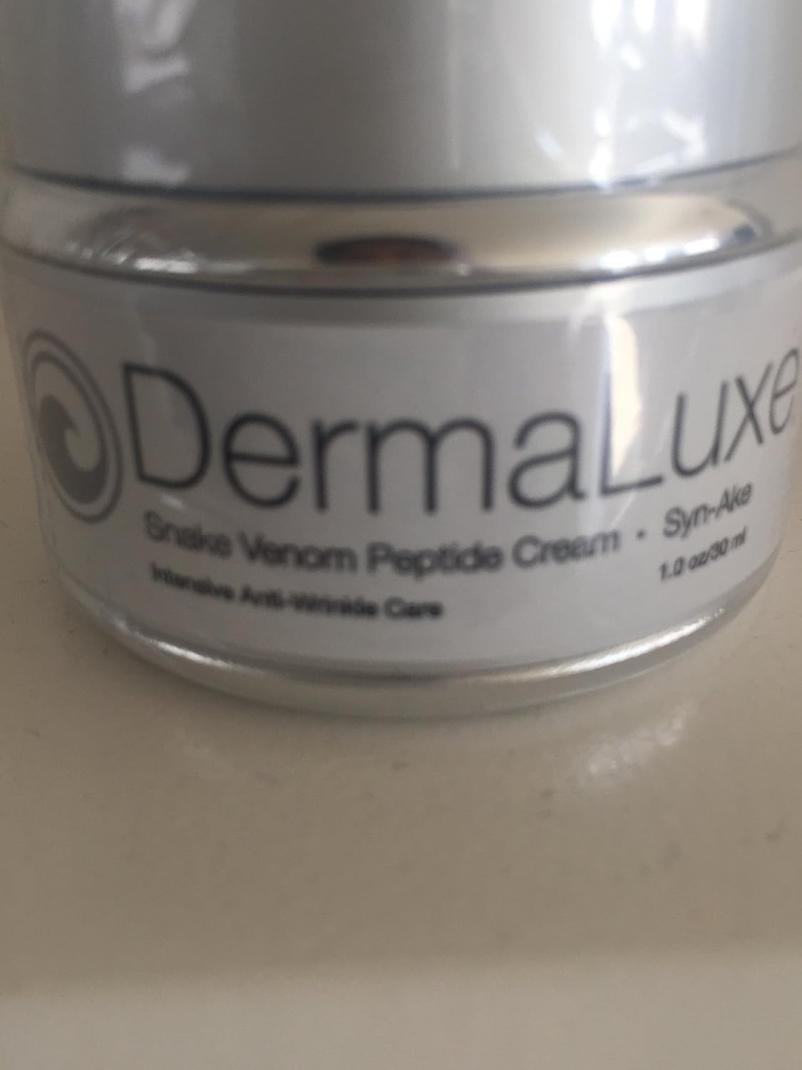 vlamorous snake peptide cream