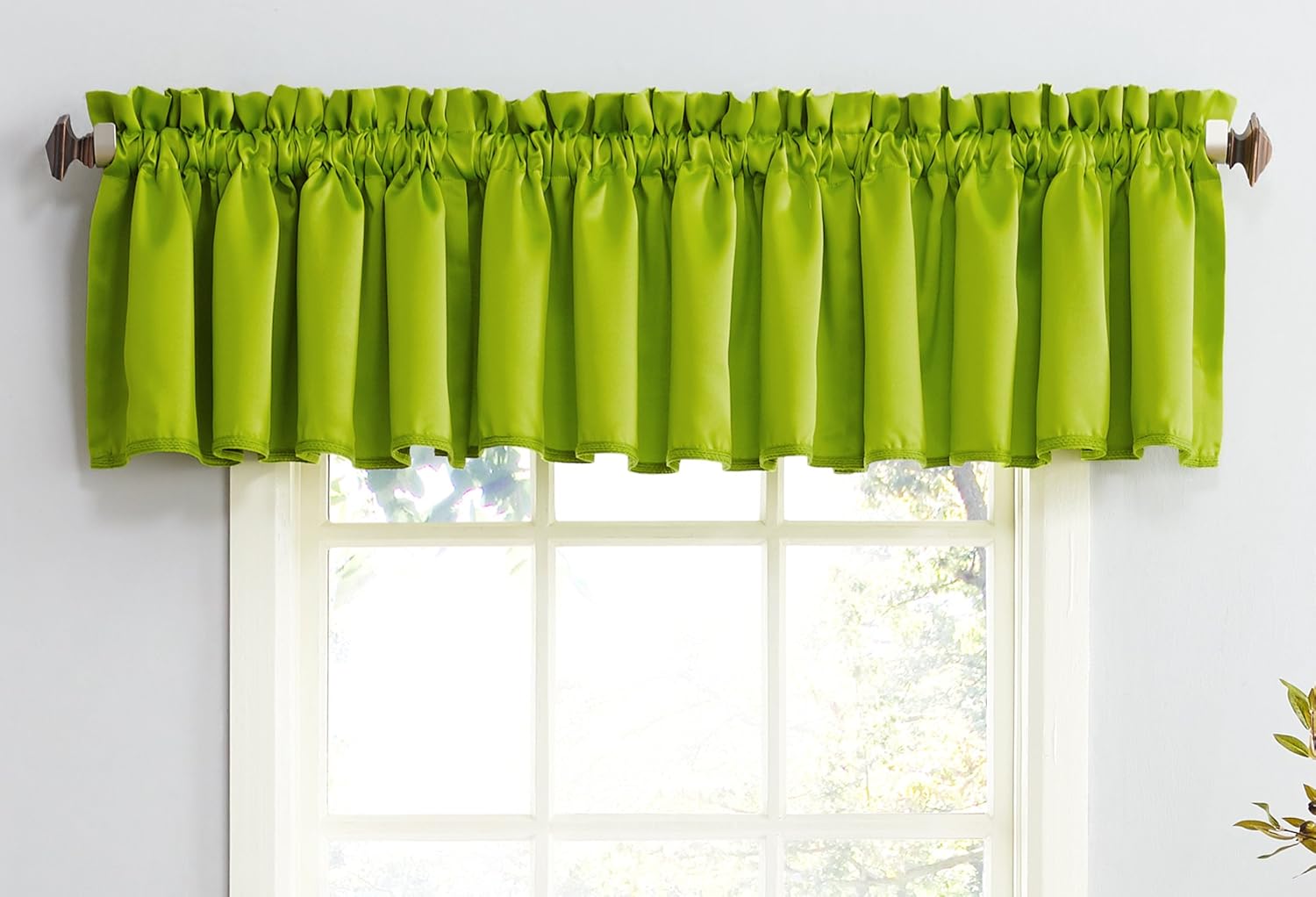 Sun Zero Barrow Energy Efficient Rod Pocket Curtain Valance 54 X
