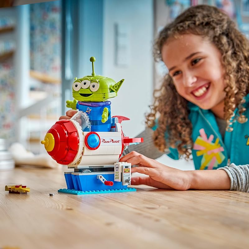 | Disney y Pixar Toy Story Marcianito con Cohete de Pizza Planet - Cohete Espacial de Juguete con Figura de Alien - Decoración del Dormitorio - Regalo para Niños y Niñas de 9+ Años - 43307 — foto 6 de 8