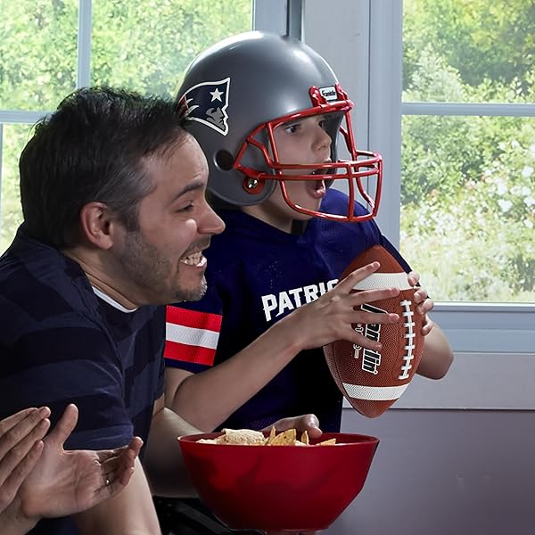 NEW ENGLAND PATRIOTS YOUTH NFL DELUXE HELMET AND UNIFORM SET (SMALL)
