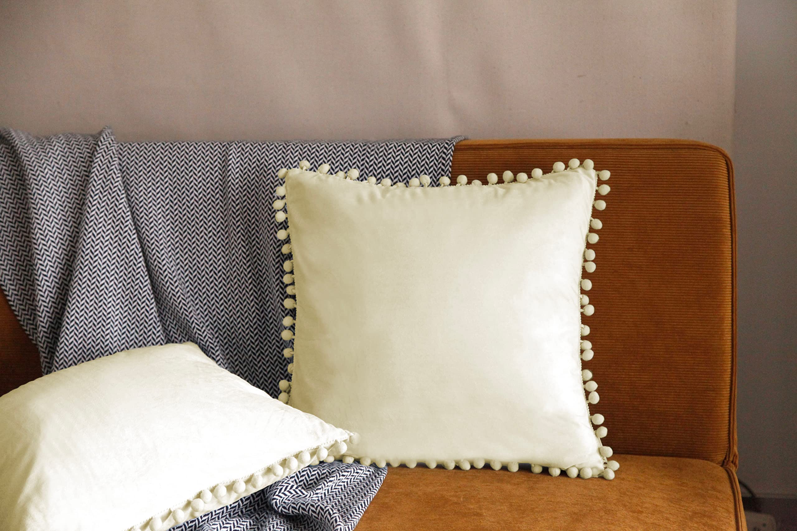 Pagnanno. Set of 2 Soft Velvet Cushion Covers 45x45cm(18x18 Inches) Pom Throw Pillowcases Square Cushion Covers for Chairs,living and bedroom with Invisible Zipper (18"x18" (Pack of 2), Cream)