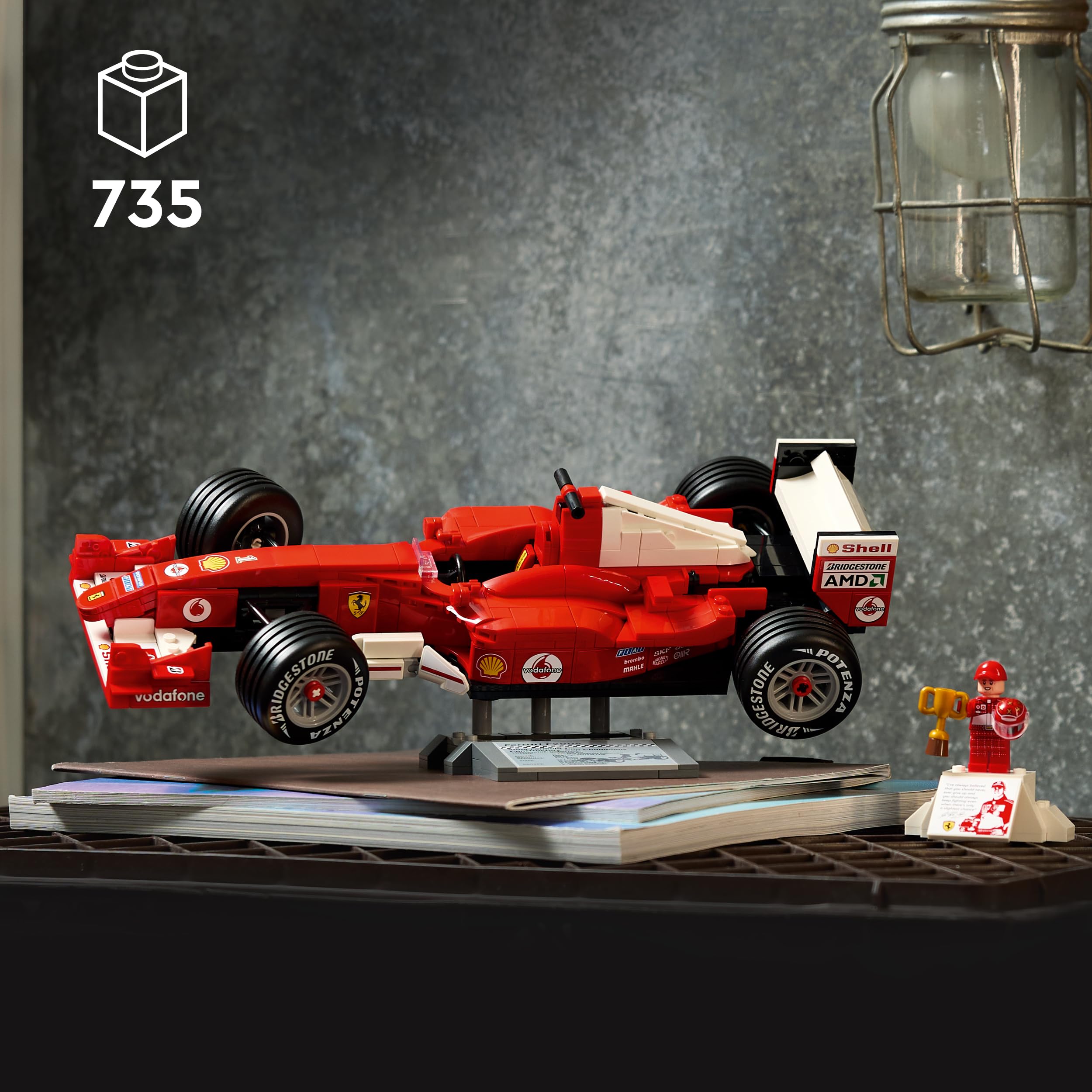 LEGO Icons Ferrari F2004 und Michael Schumacher - F1 Rennwagen Modellbau für Erwachsene - F1 Modellauto Set mit V10-Motor & sammelbarer Fahrer Minifigur - Formel 1 Geschenk zum Vatertag - 11375 2