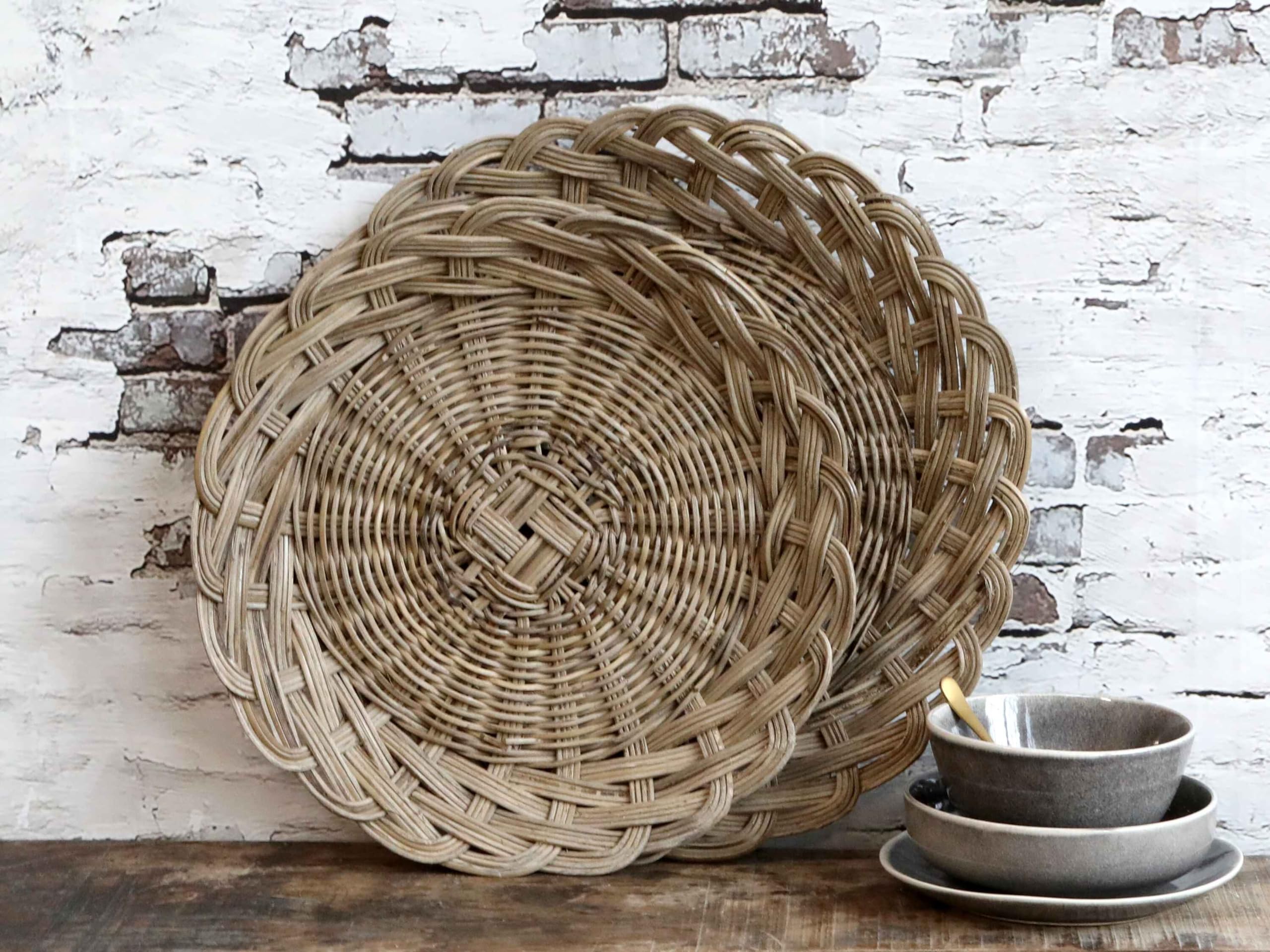 Set of 2 Handcrafted Natural Rattan Woven Trays - Circular, Light-Colored, Dense Spiral Pattern, Sturdy & Aesthetic - Size H4/D45 cm - Perfect for Home Decor & Serving