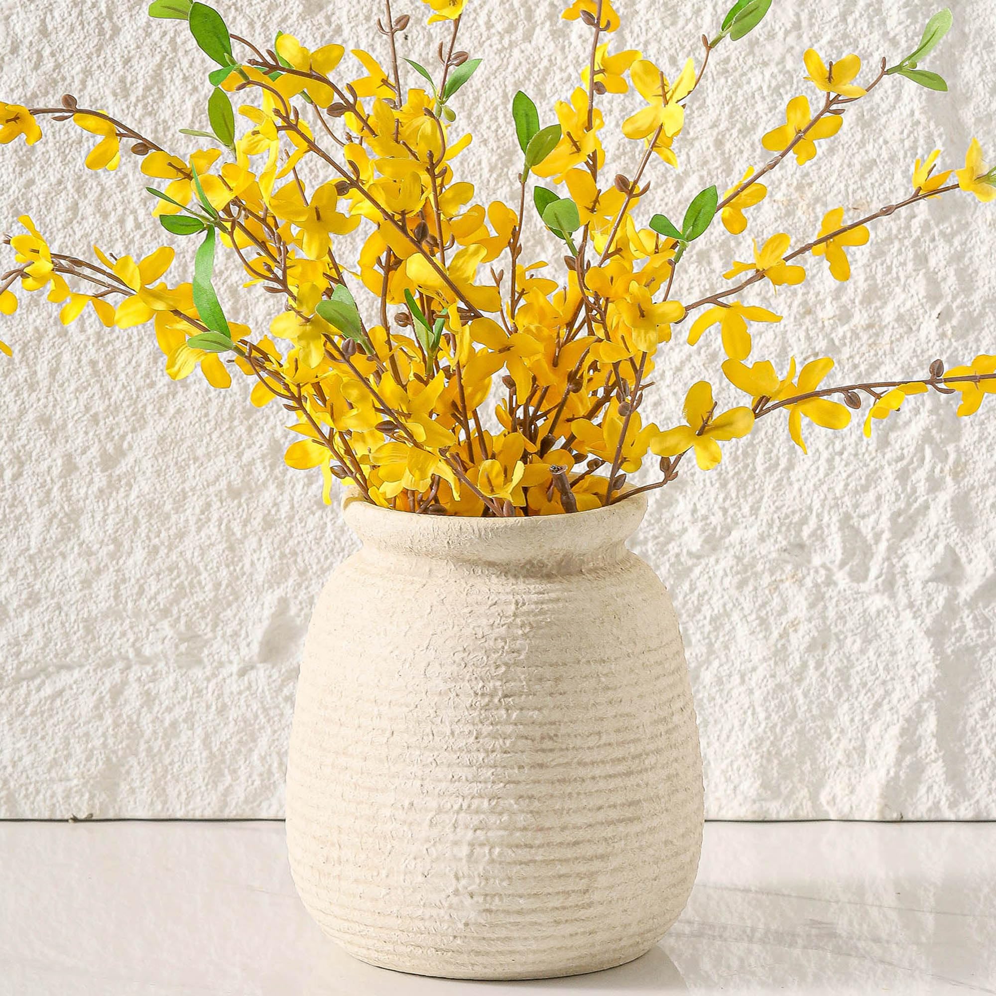 OOIT Ceramic Rustic Farmhouse Vase, 7.48 Inch Pampas Vase Decorative Pottery Flower Vase Boho Vase for Home Decor Shelf Decor Bookshelf Mantle Entryway Living Room Table Decor