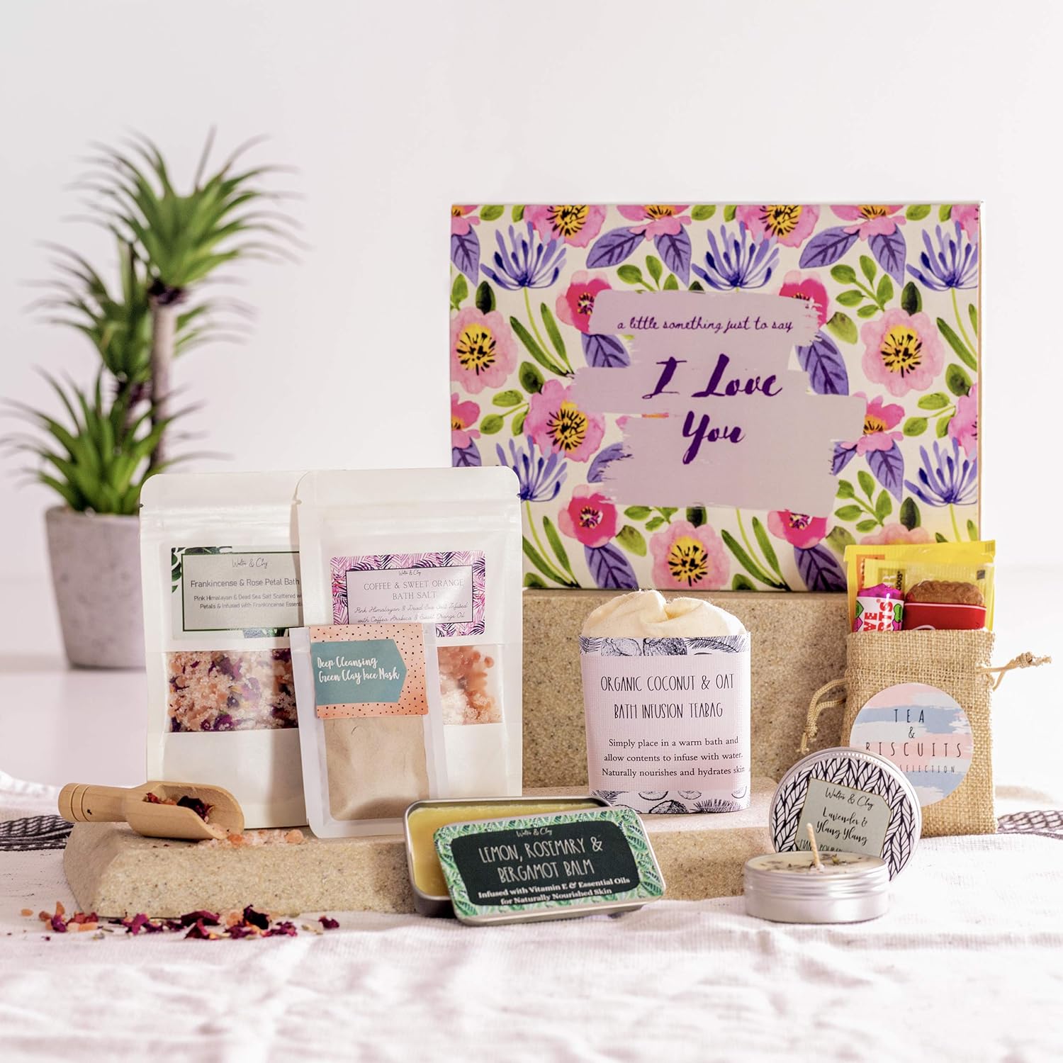 100% Natural, Vegan & Handmade in the UK Pamper Hamper/Gift Box/Bath Set Relaxation Gifts for Women. Perfect Friendship