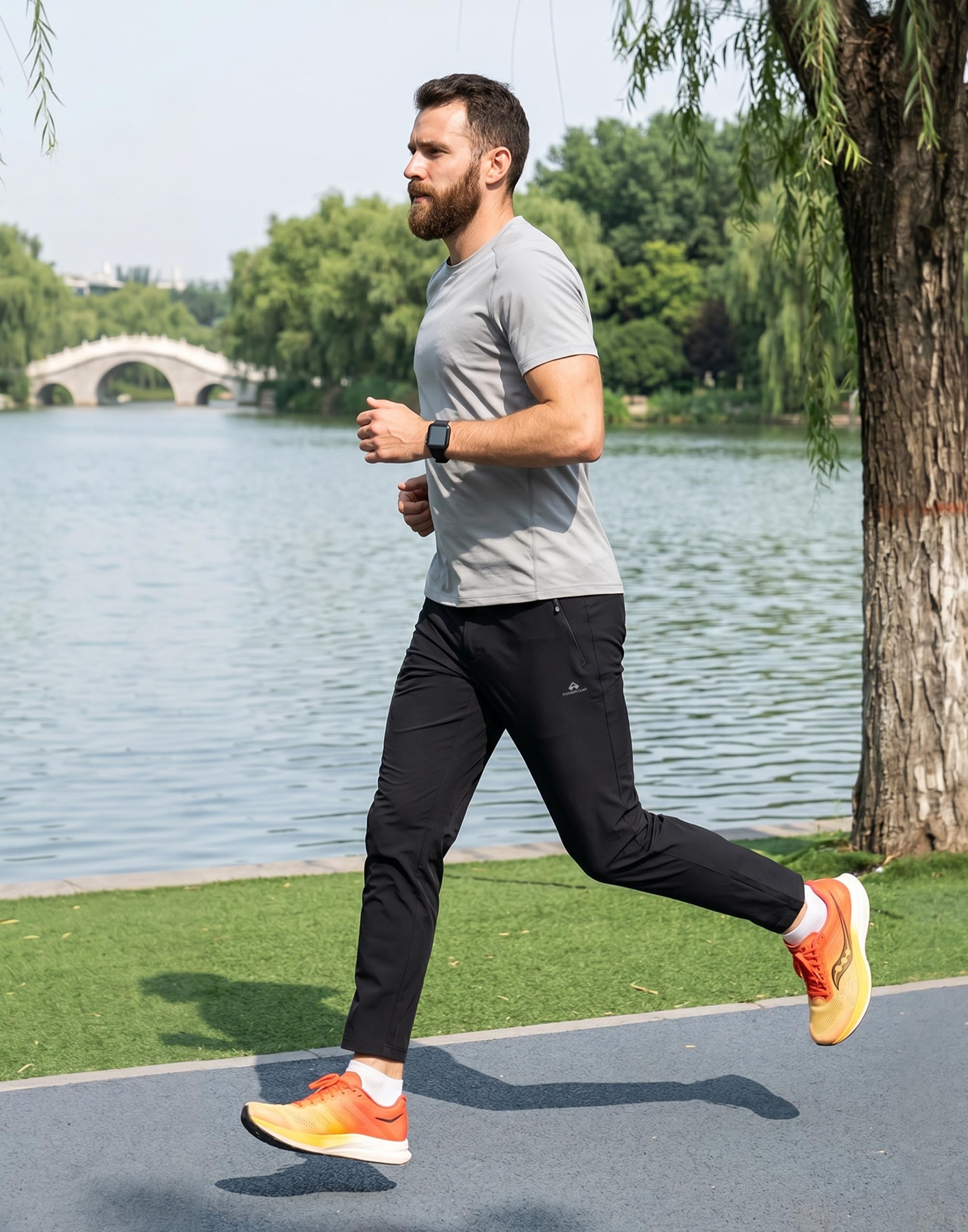 Pioneer Camp Herren Trainingshose – Jogginghose und Sporthose mit 4-Wege-Stretch, 2 Praktischen Reißverschlusstaschen und Atmungsaktivem Komfort für Aktive Männer. 3