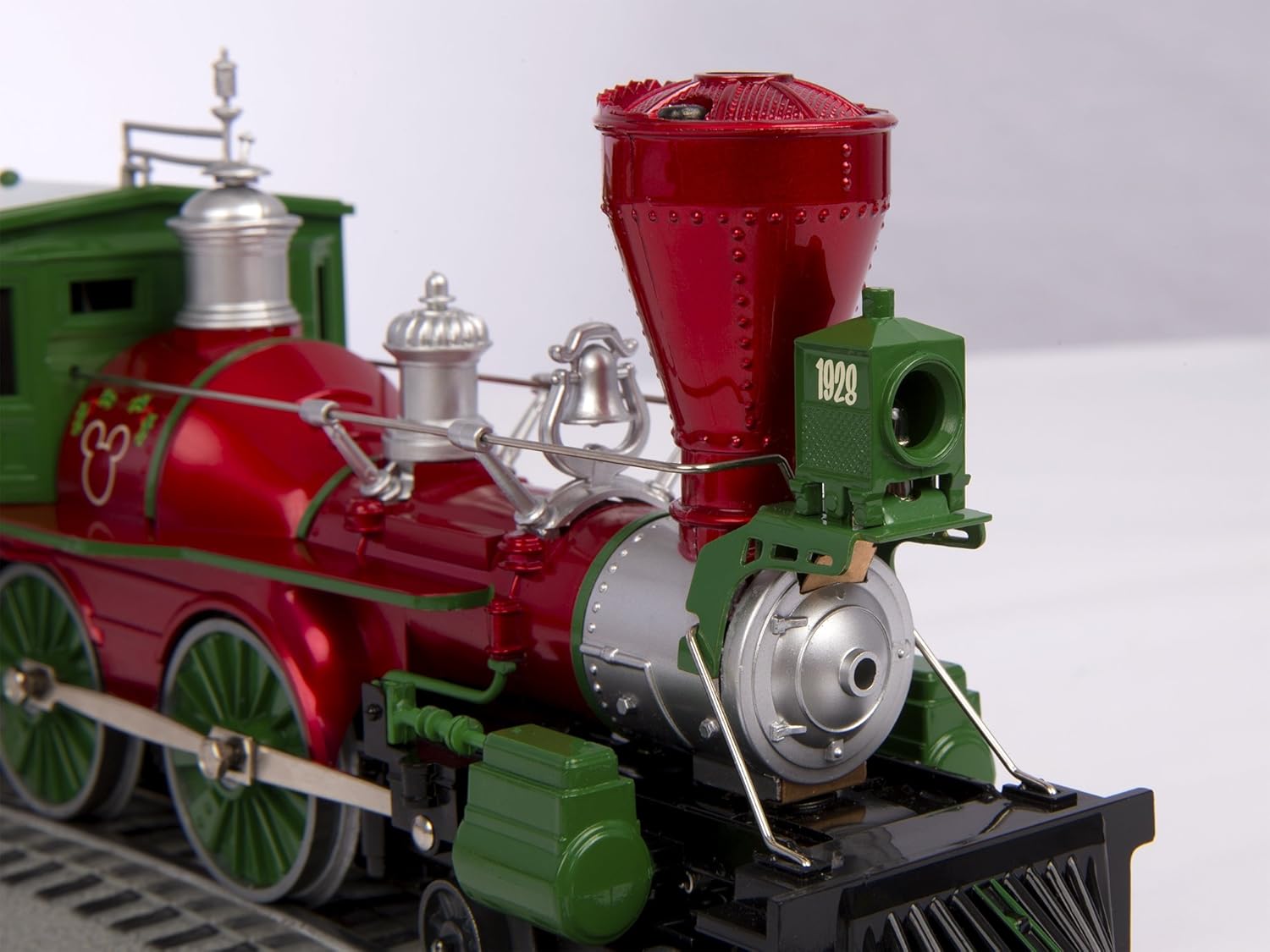 lionel mickey's holiday to remember disney christmas train set