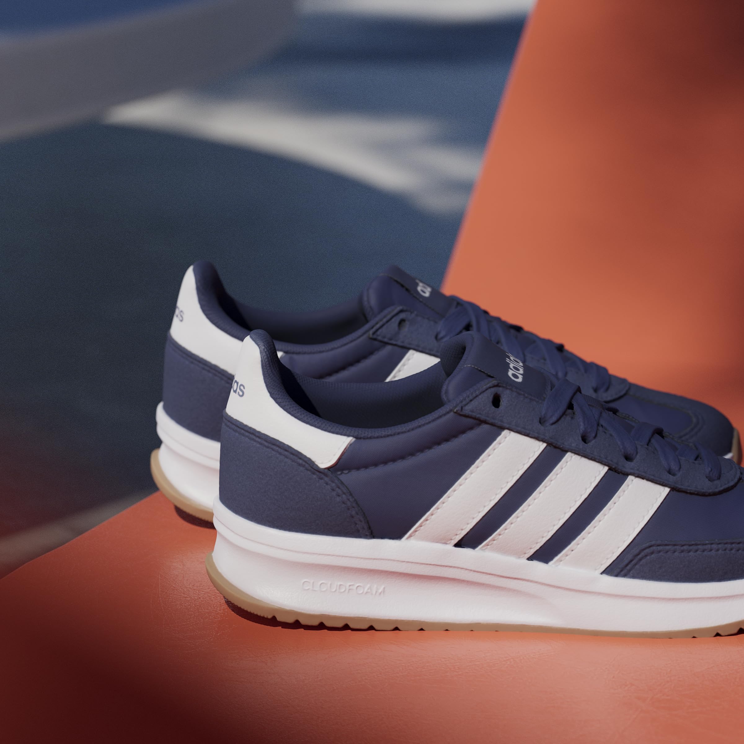 adidas Unisex-Child Run 70s 2.0