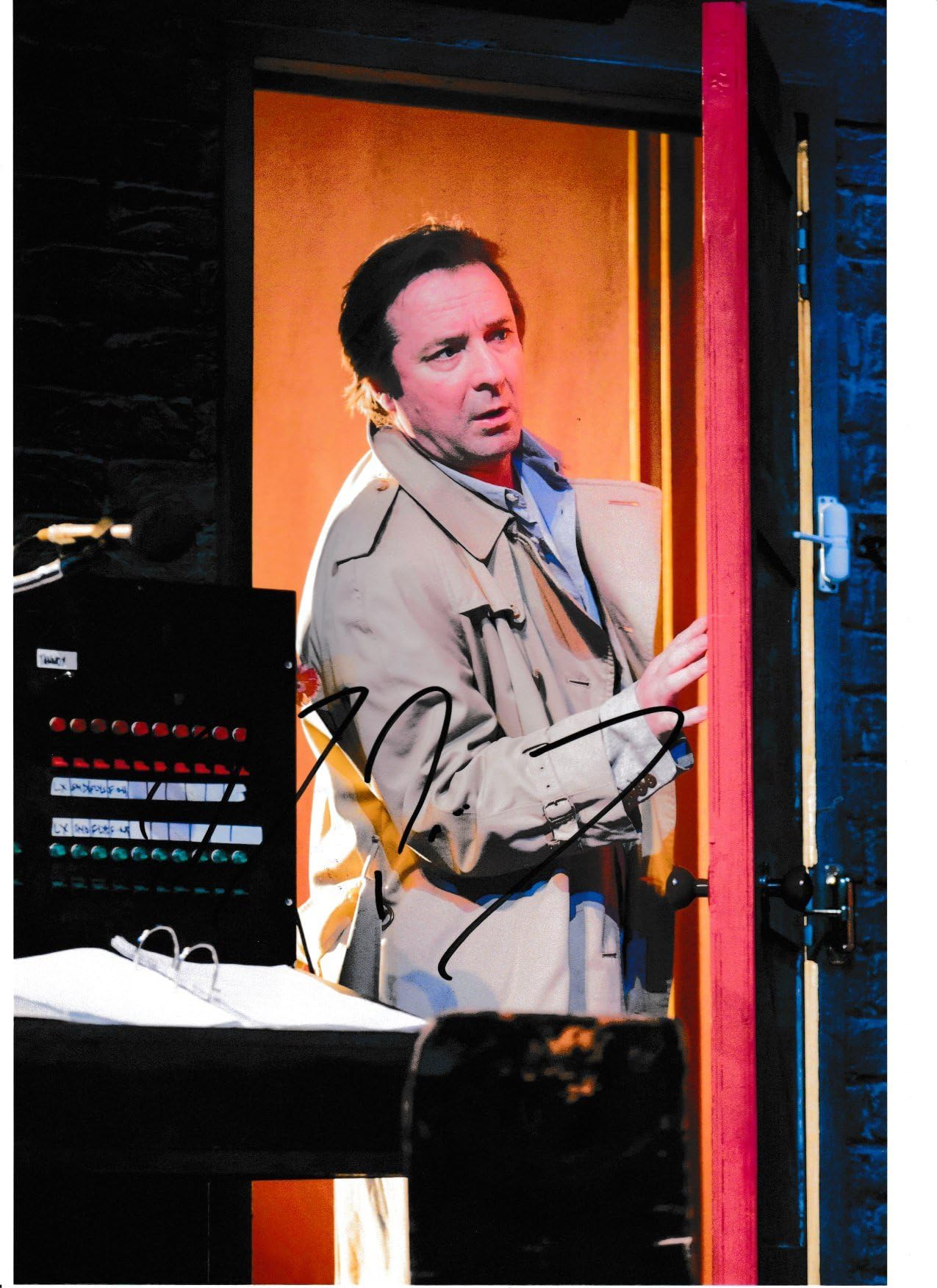 Between the Lines - Neil Pearson Genuine Authentic Signed Autograph AFTAL COA