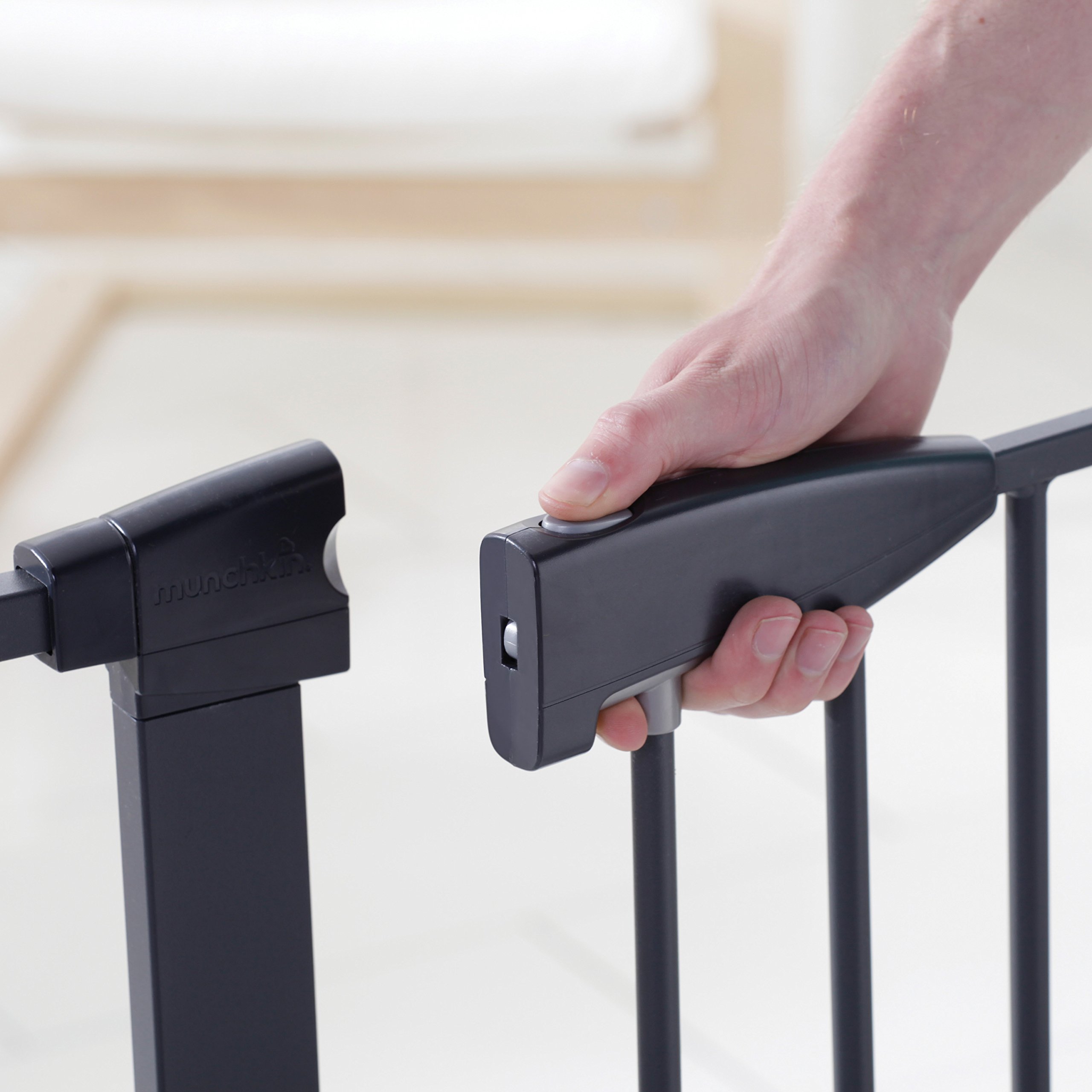 munchkin xl baby gate