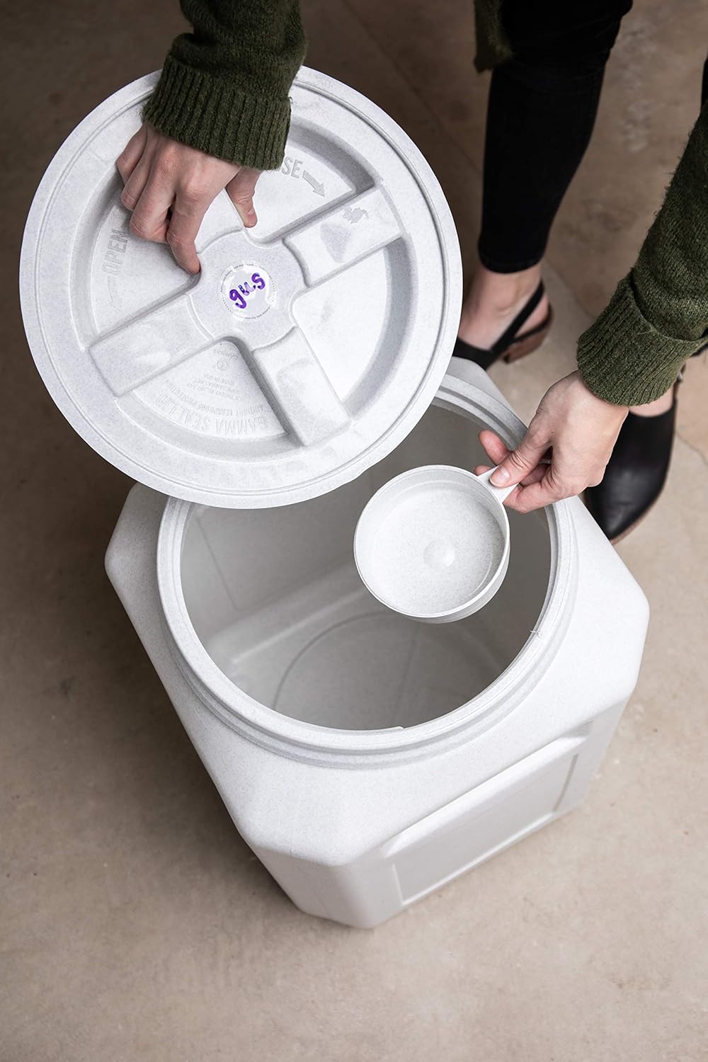 Gamma2 Vittles Vault Outback 50 lb Airtight Pet Food Storage Container, Warm Granite: Grocery & Gourmet Food